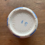 Flowered vase daisies