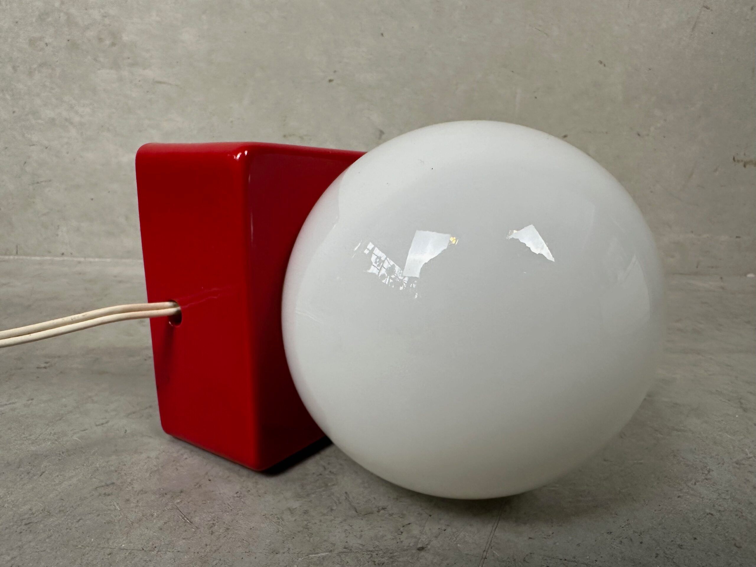 Vintage table/wall lamp – porcelain and opaline