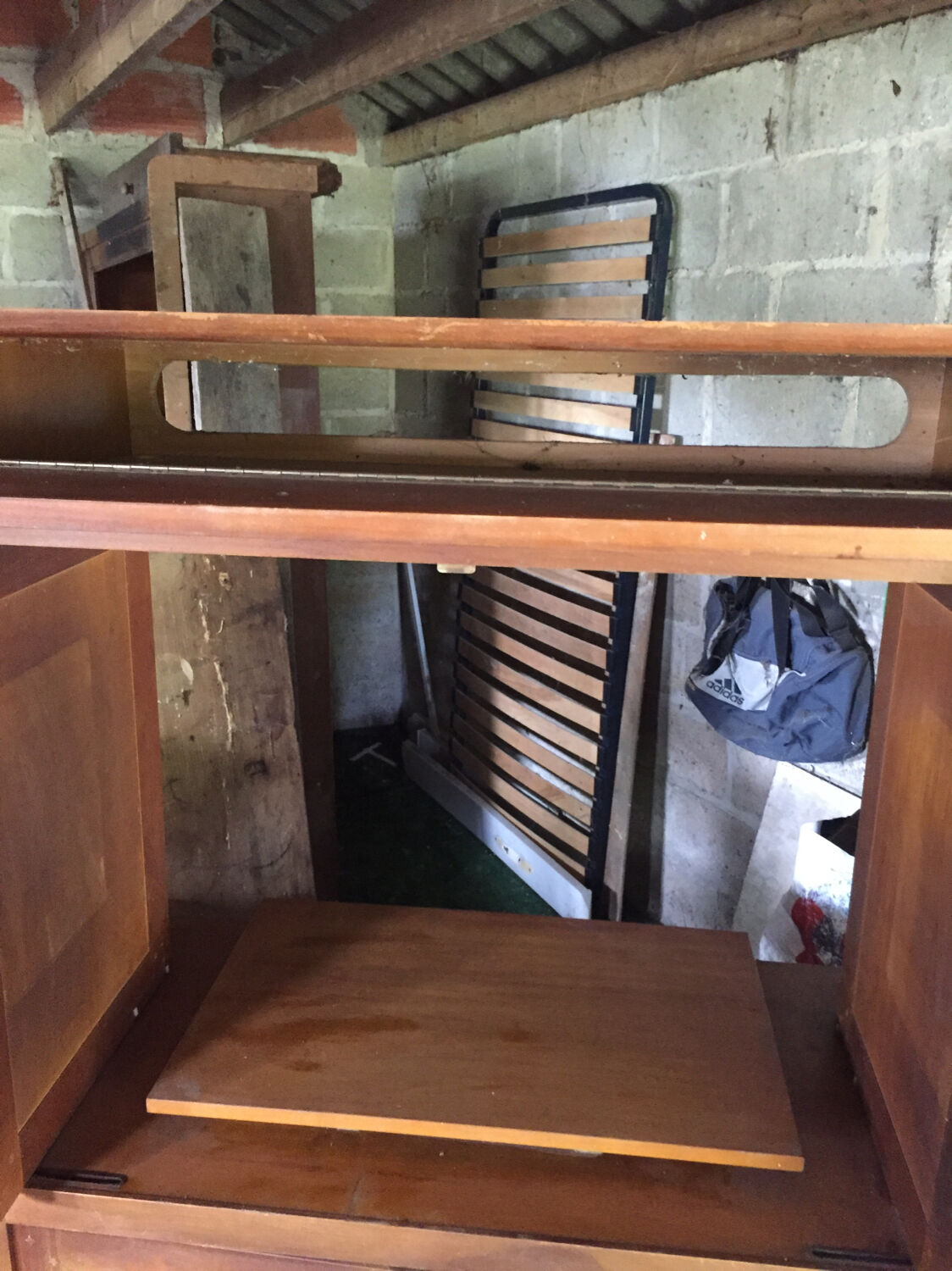 Cherry wood tv stand 1 m50 high by 1m wide