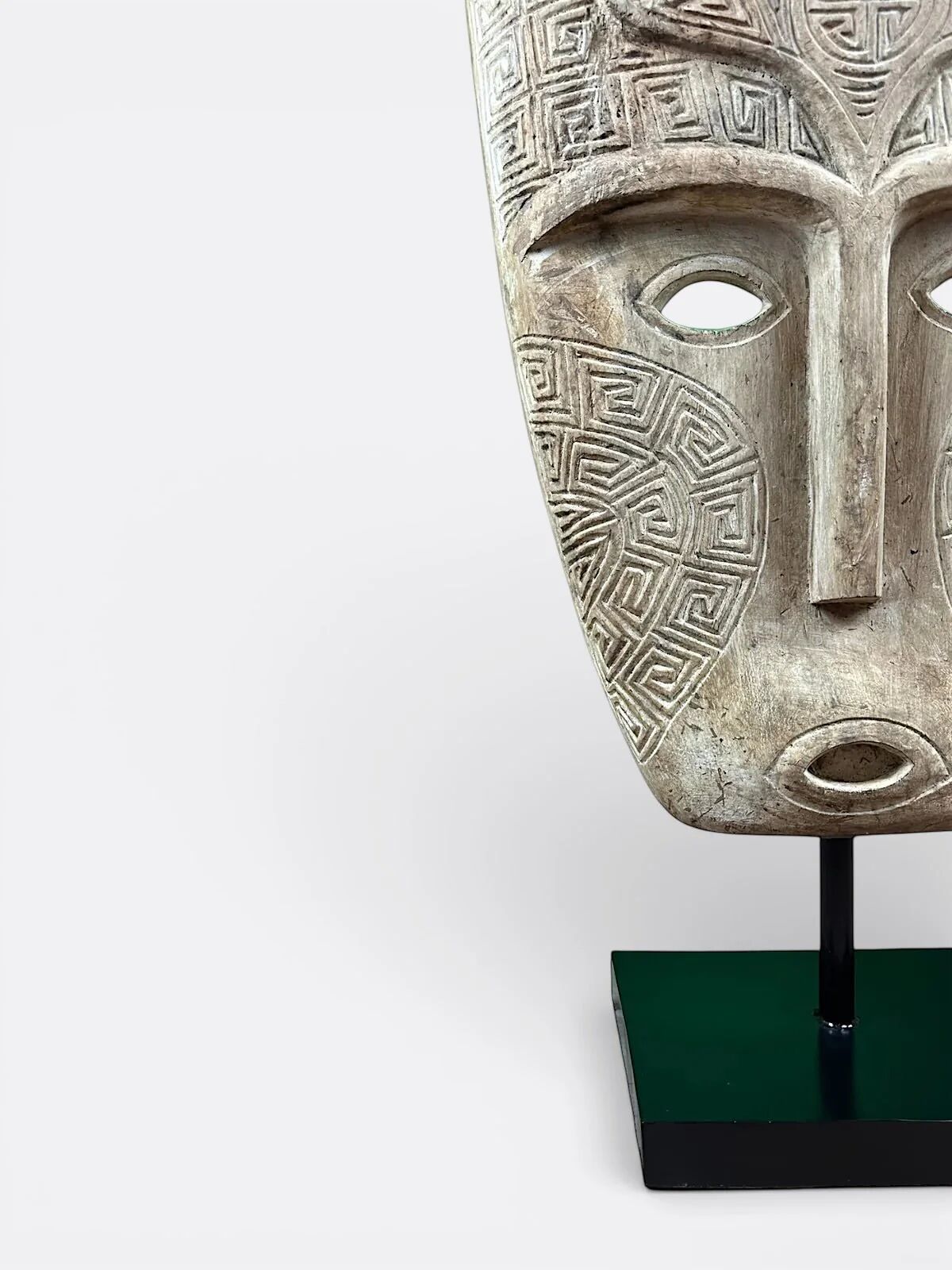 Grande sculpture, Totem artisanale en bois de Suar
