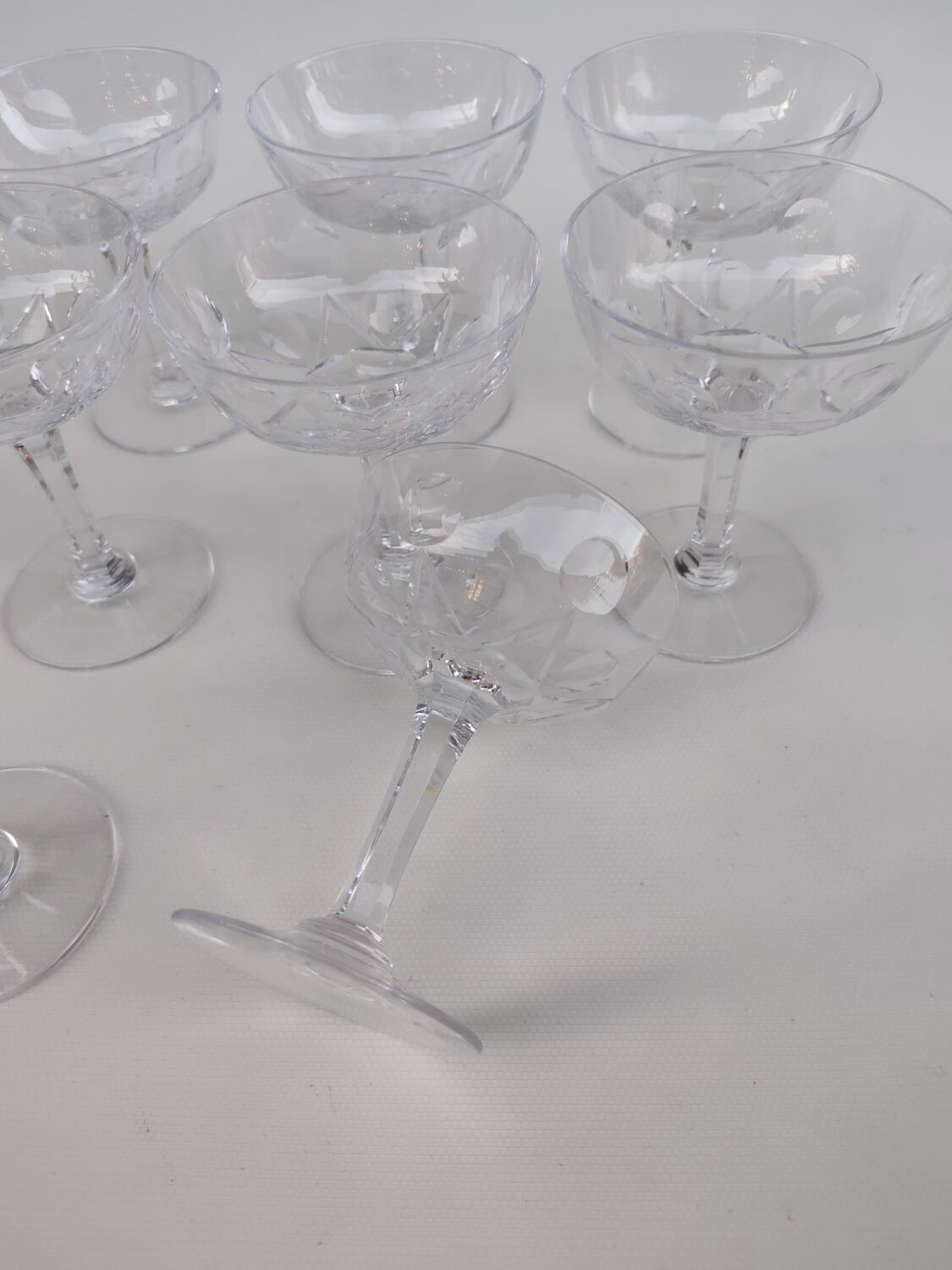 10 crystal champagne coupes from Saint Louis, model VIC.
