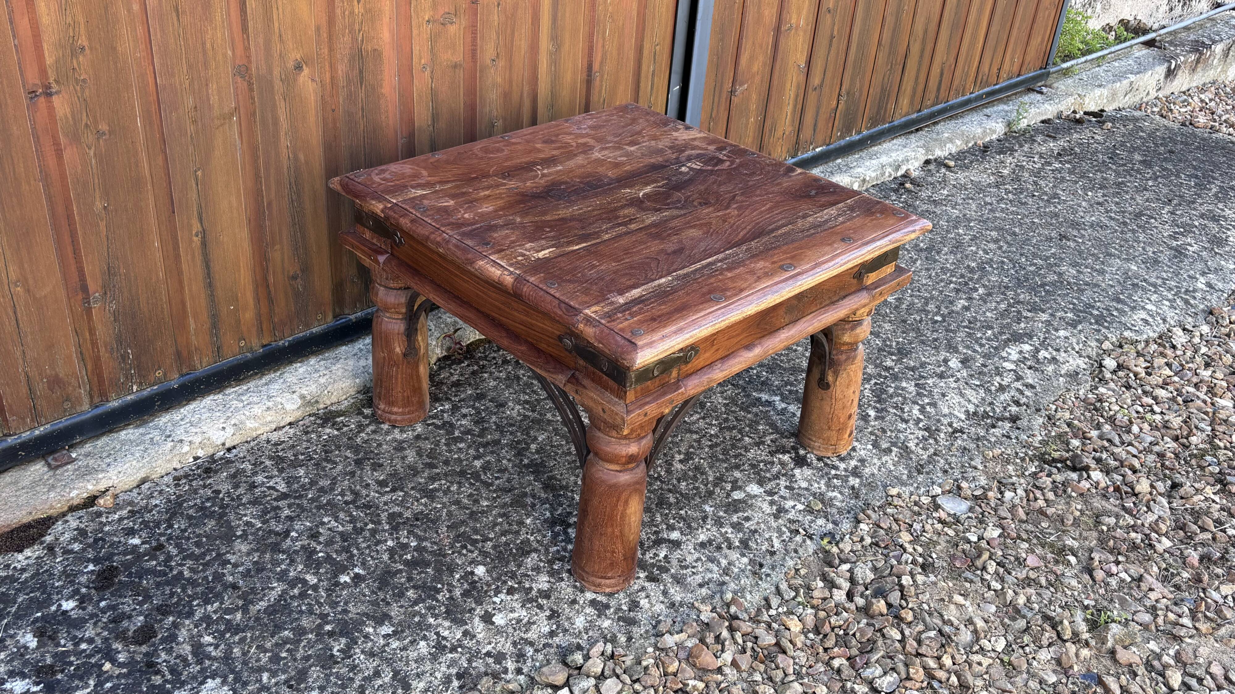 Solid wood coffee table – Colonial spirit