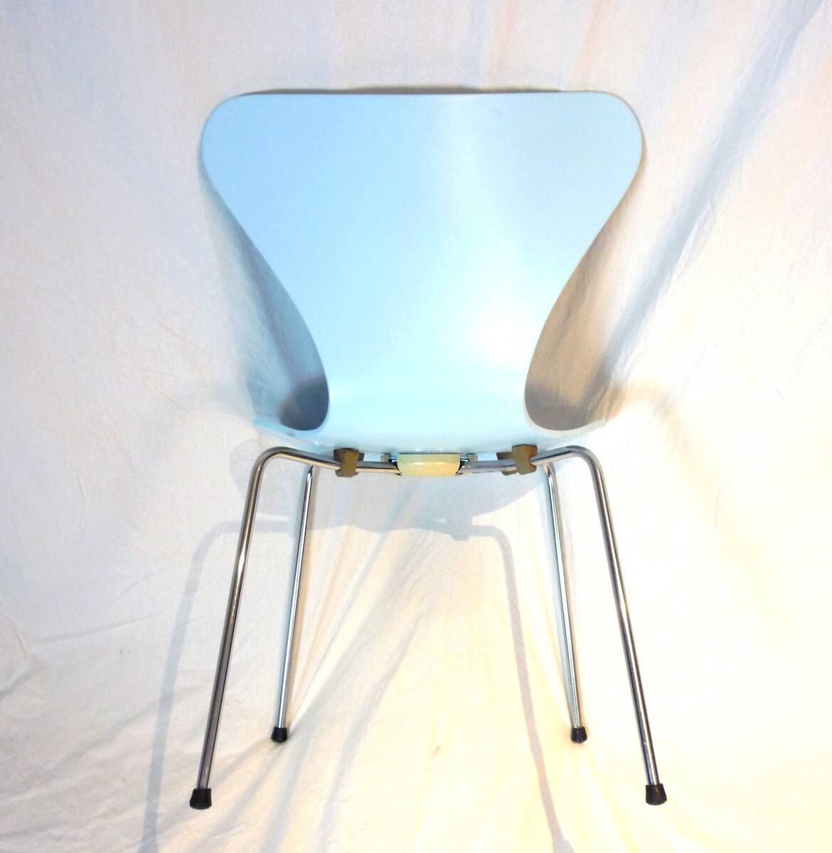 Chair mod. 3107 Arne Jacobsen Azur