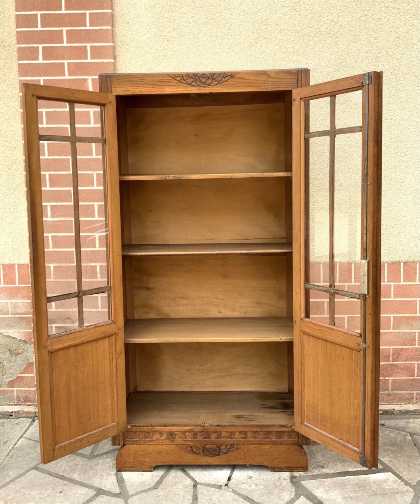 Parisian cabinet art deco glazed