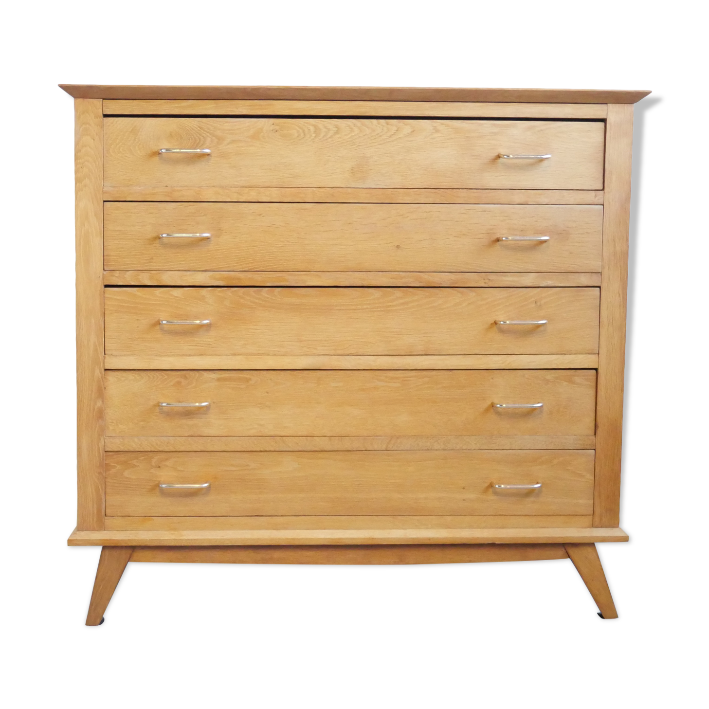 Oak chest of drawers