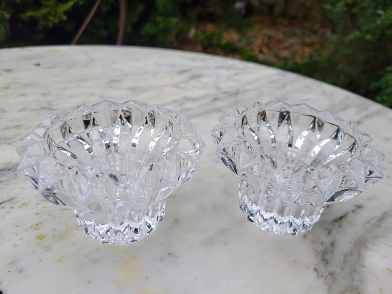Paire de bougeoirs en cristal