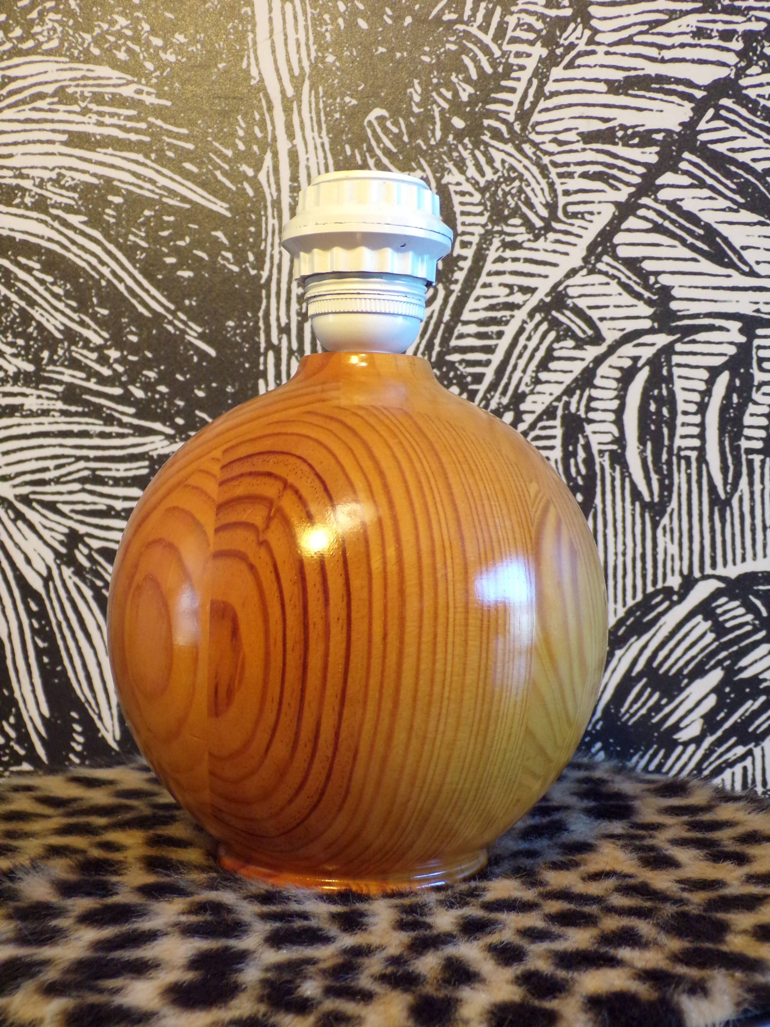 1980 ball lamp in pine