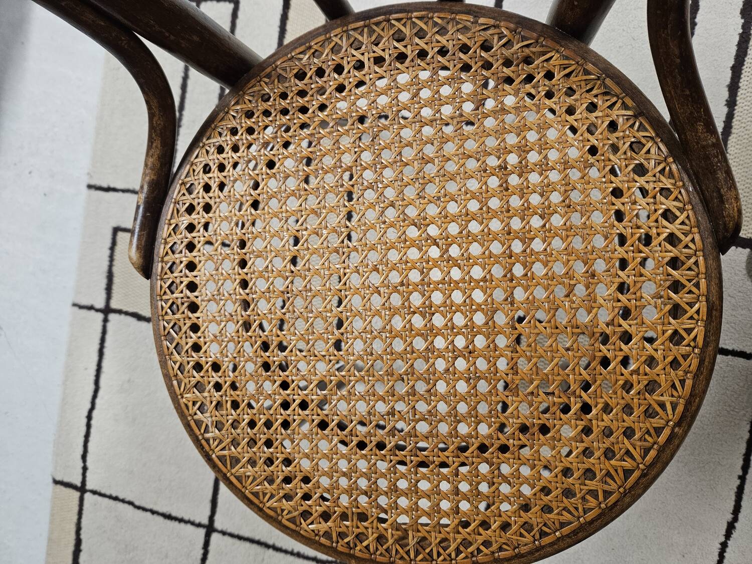 Pair of Thonet austria Nr 18 curved wood bistro chairs