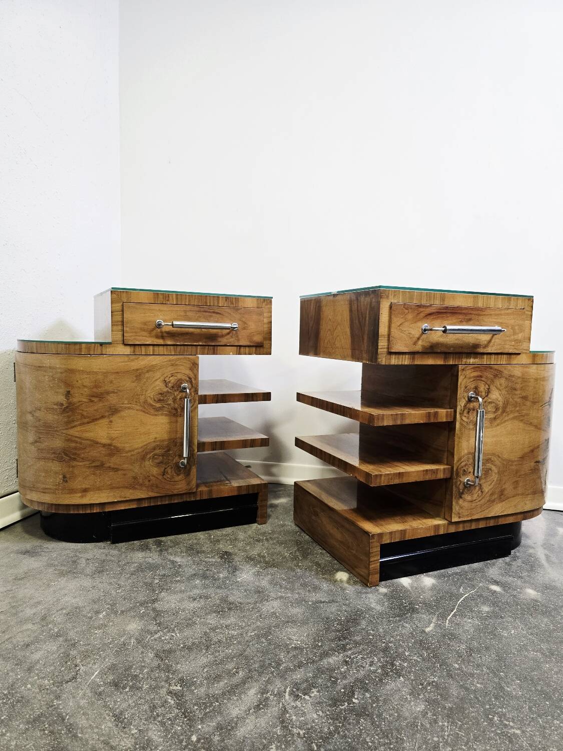 Tables de chevet Art déco des années 30