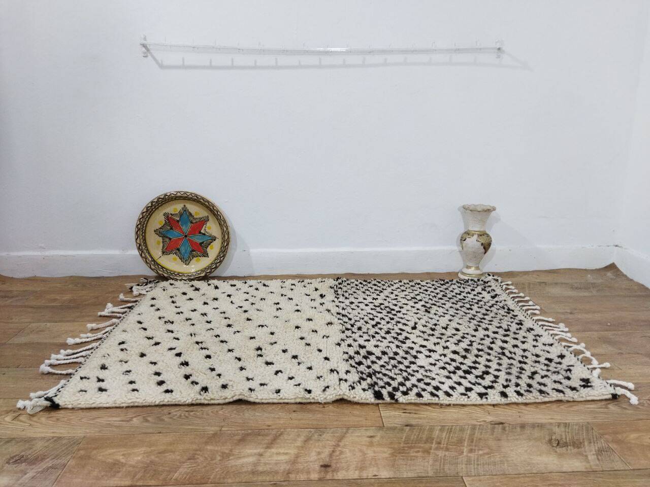 Handcrafted Moroccan Berber Rug 150 X 92 CM