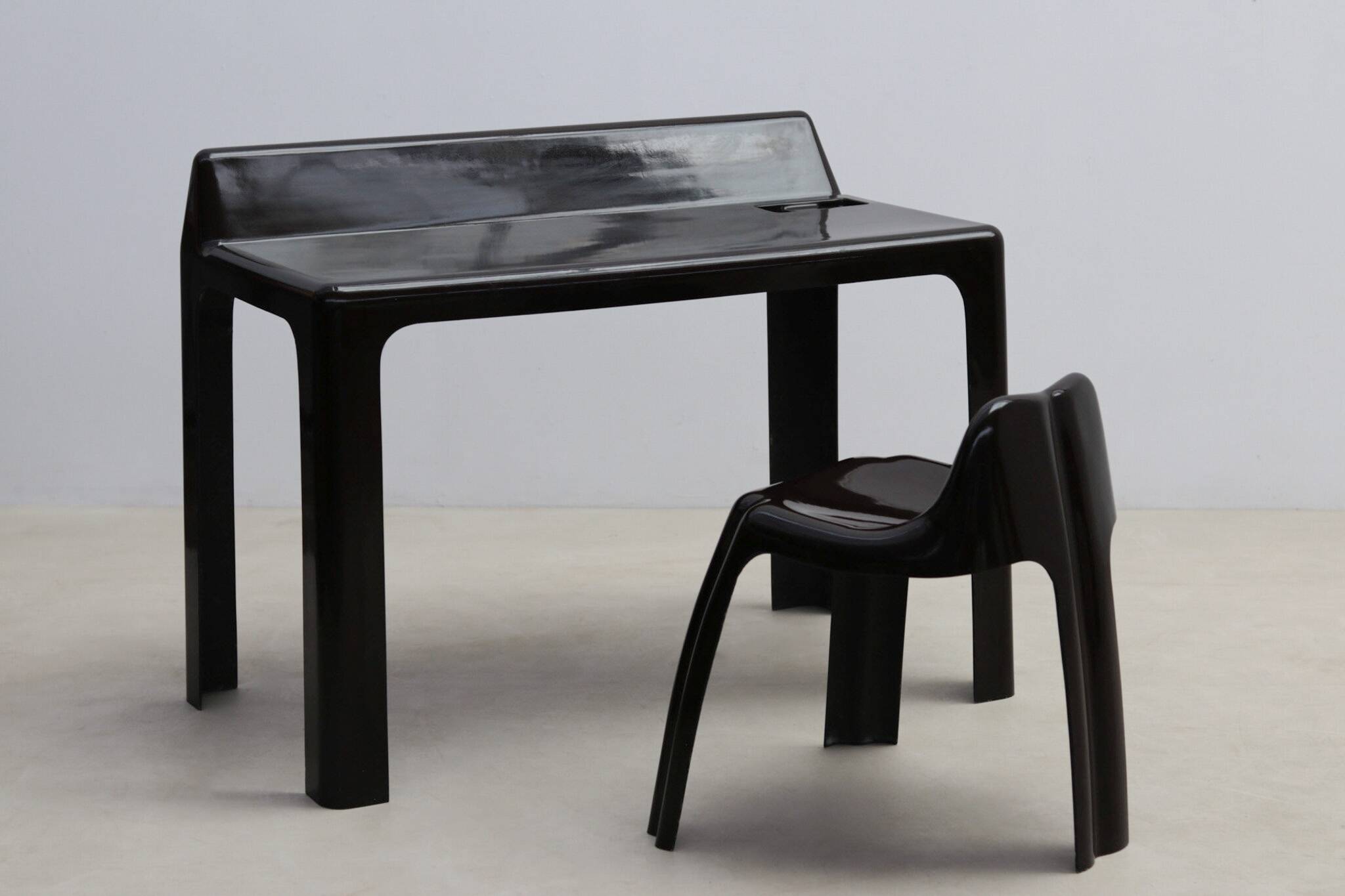 Fiberglass desk and chair set by Patrick Gingembre, 1970s