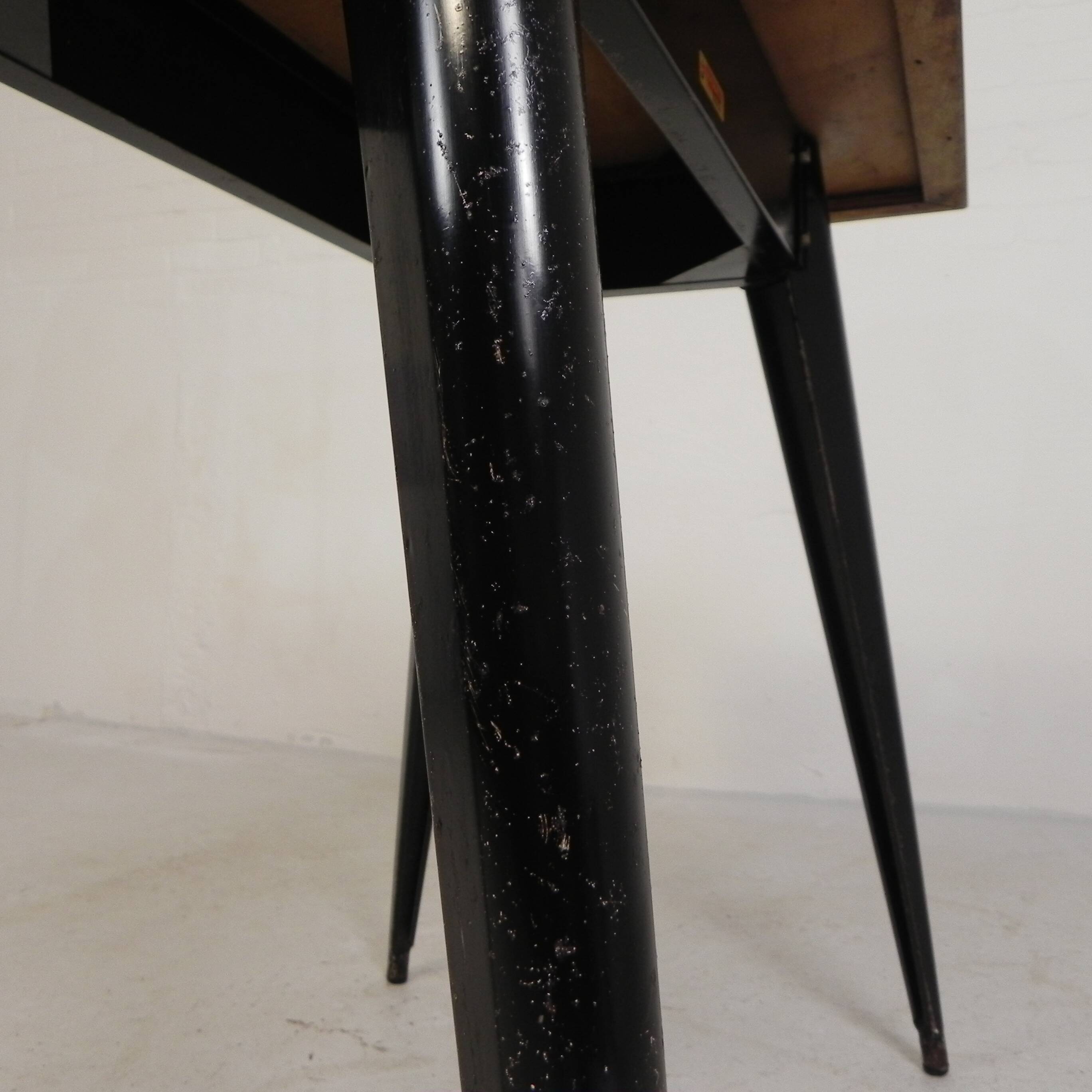Bistro table Henri Julien, model Tolix T55 with a Formica top, 1950s.