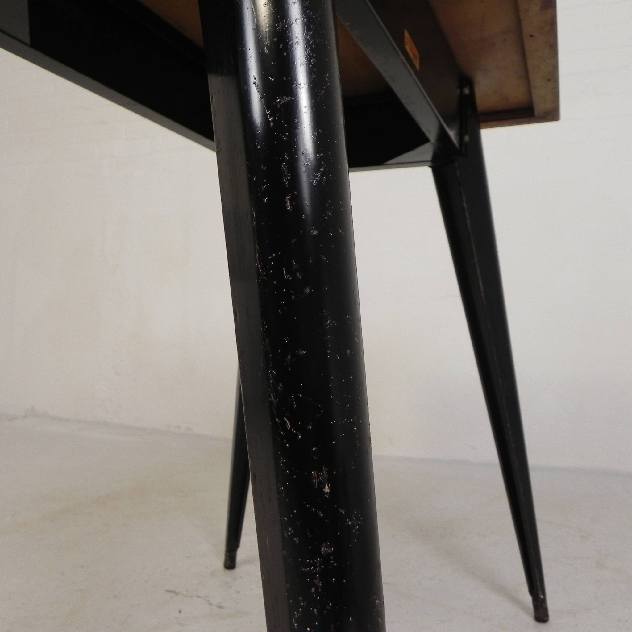 Bistro table Henri Julien, model Tolix T55 with a Formica top, 1950s.