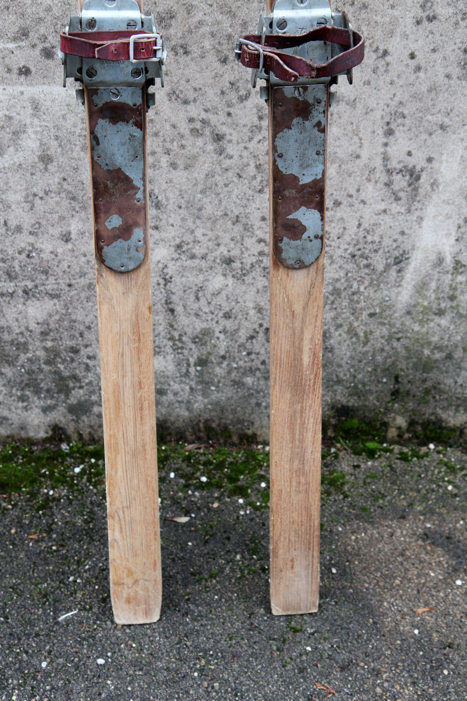 Pair of skis in the 1920s wood