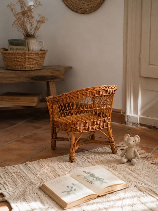 Fauteuil enfant vintage en osier et rotin tressé – esprit bohème Riviera