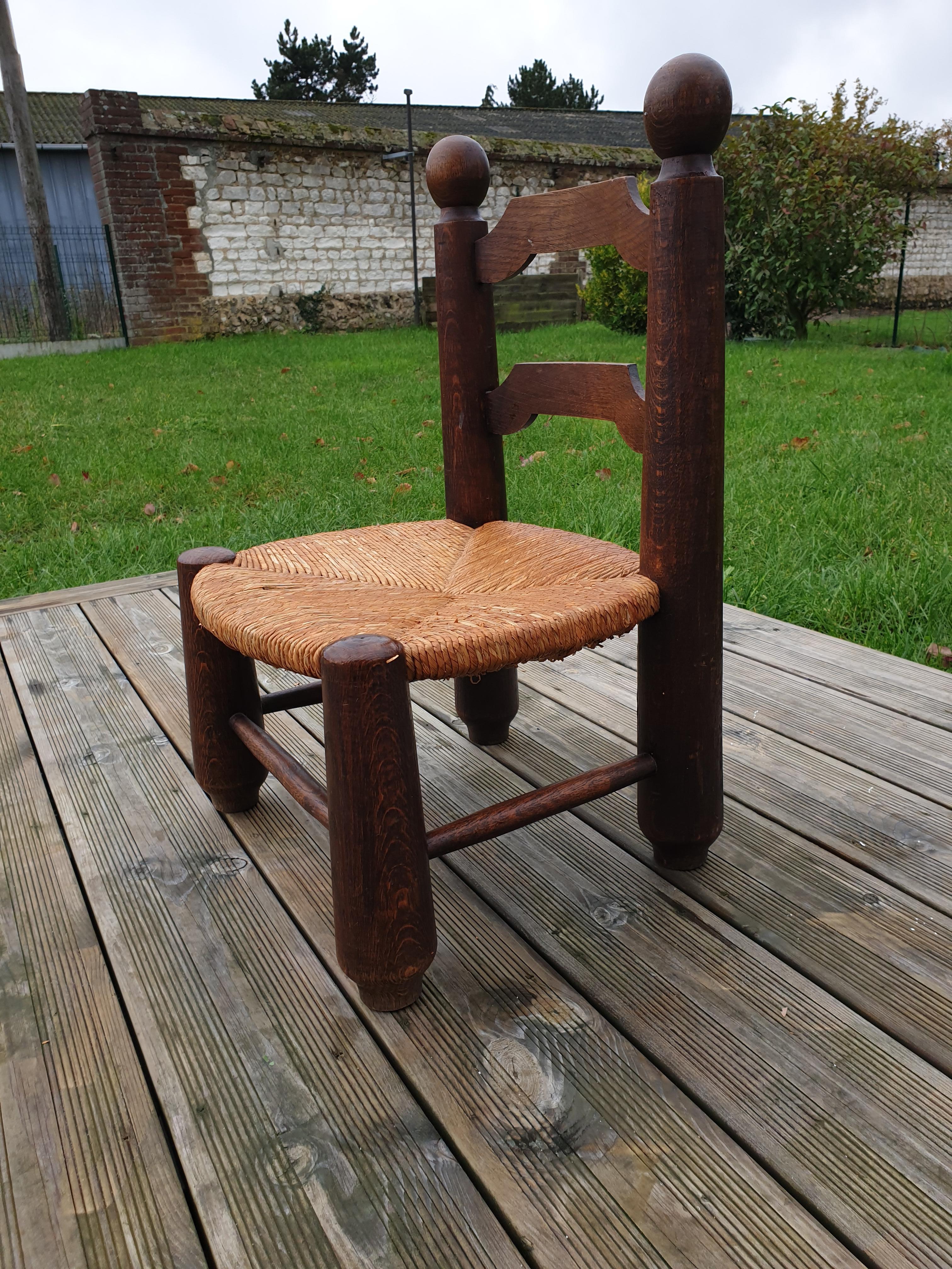 Chaise en bois et paille