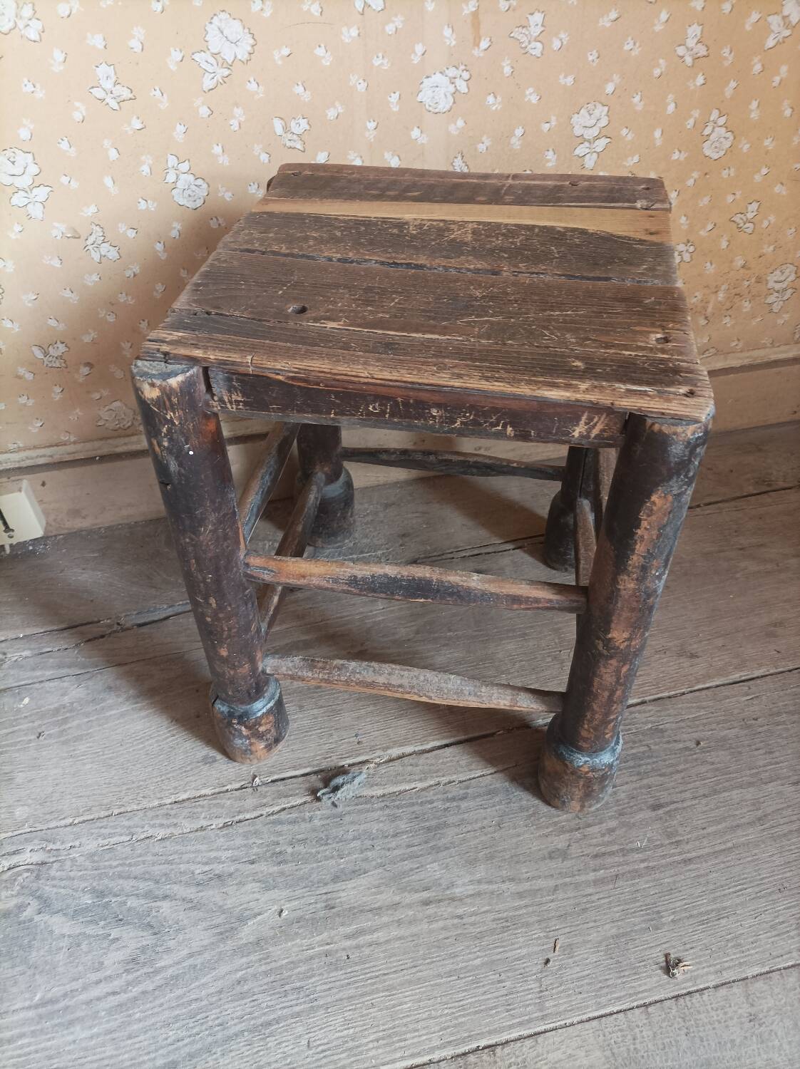 Tabouret brutaliste