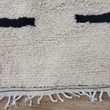 Moroccan wool rug 250cm x 150cm
