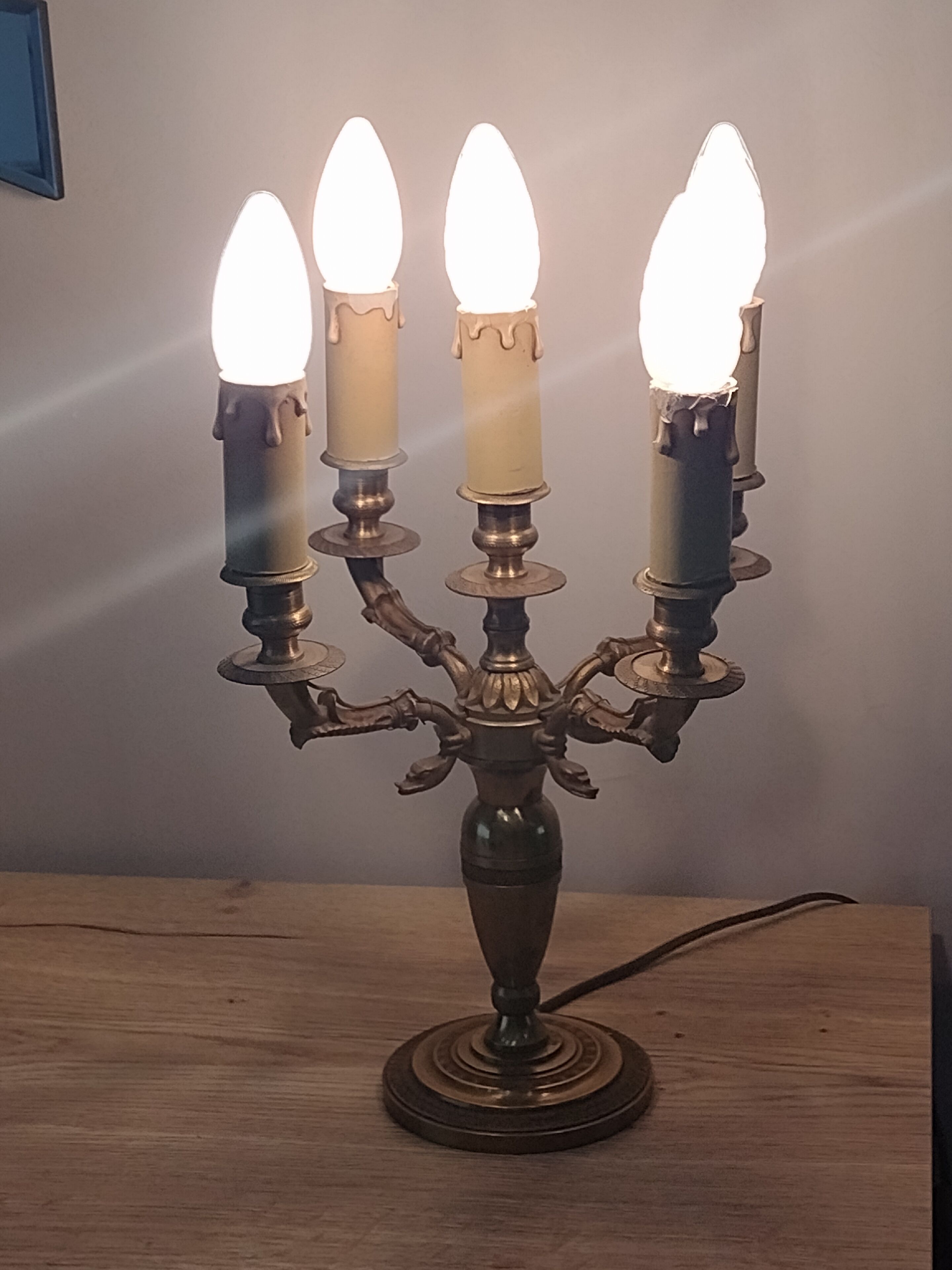 Bronze chandelier lamp