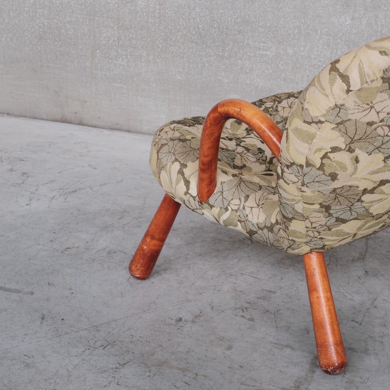 Mid-century original danish clam chair