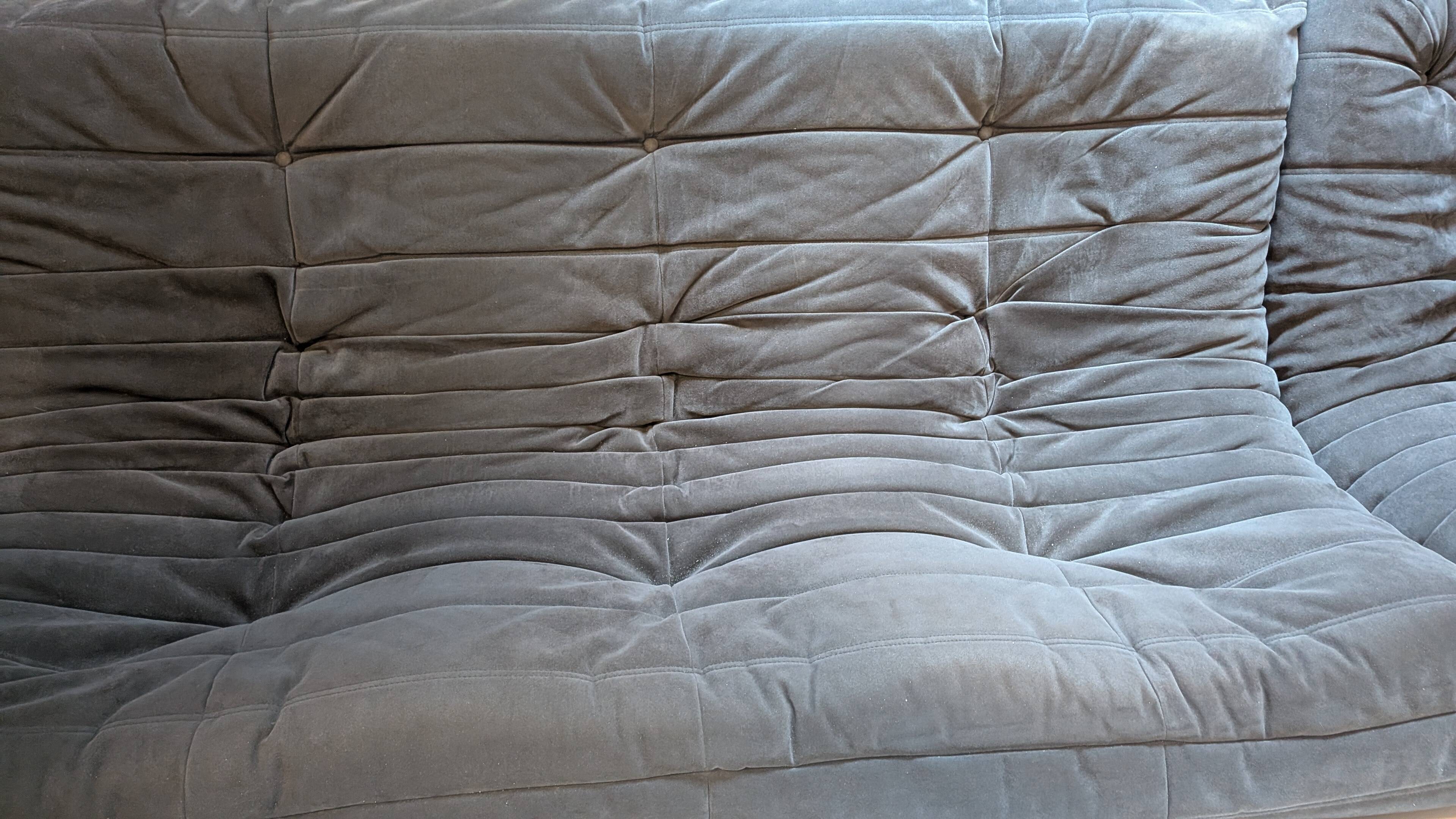 Canapé Togo angle Ligne Roset – Alcantara anthracite