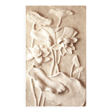 Relieve con flores. Bajorrelieve. Wall decoration.