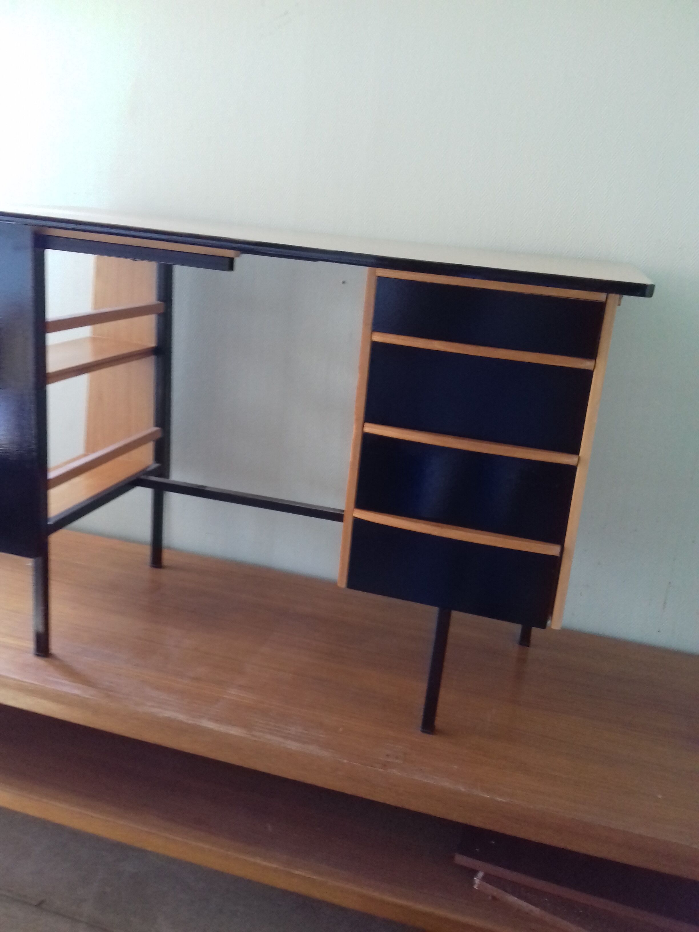 Bureau vintage années 70