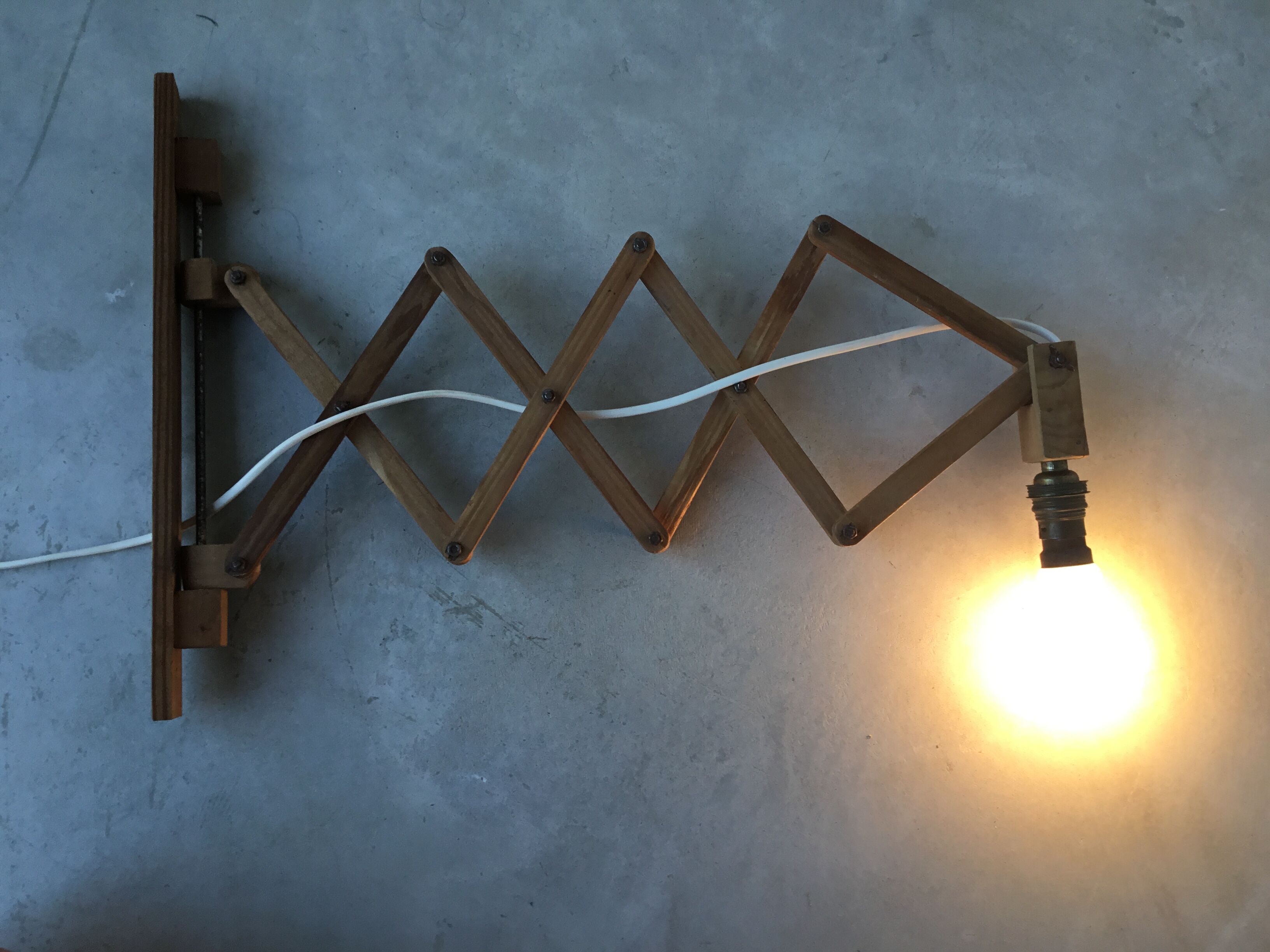 Accordion wall lamp in vintage wood 1960