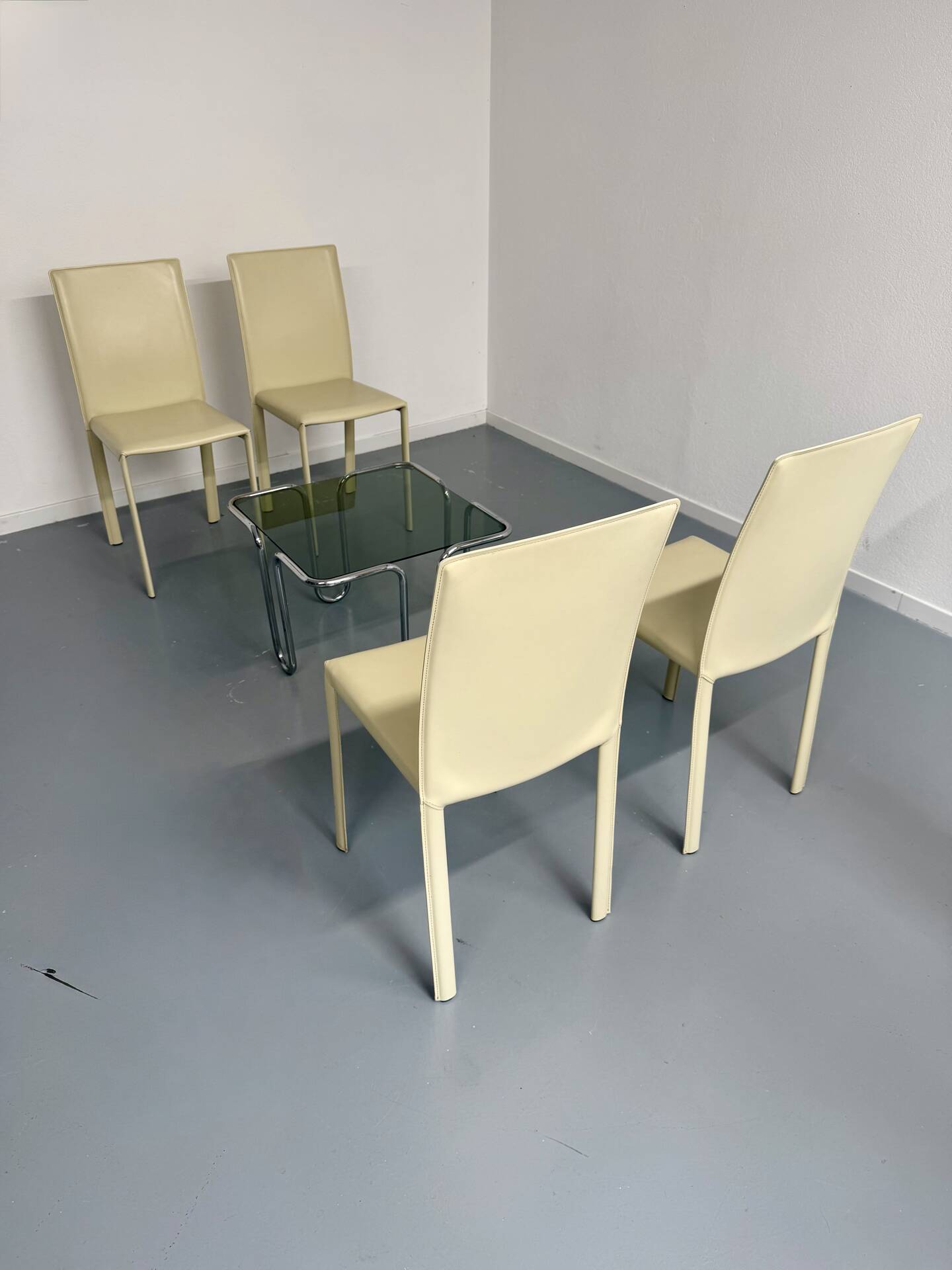 Set of 4 cream leather chairs contemporary design Colico Dress Up