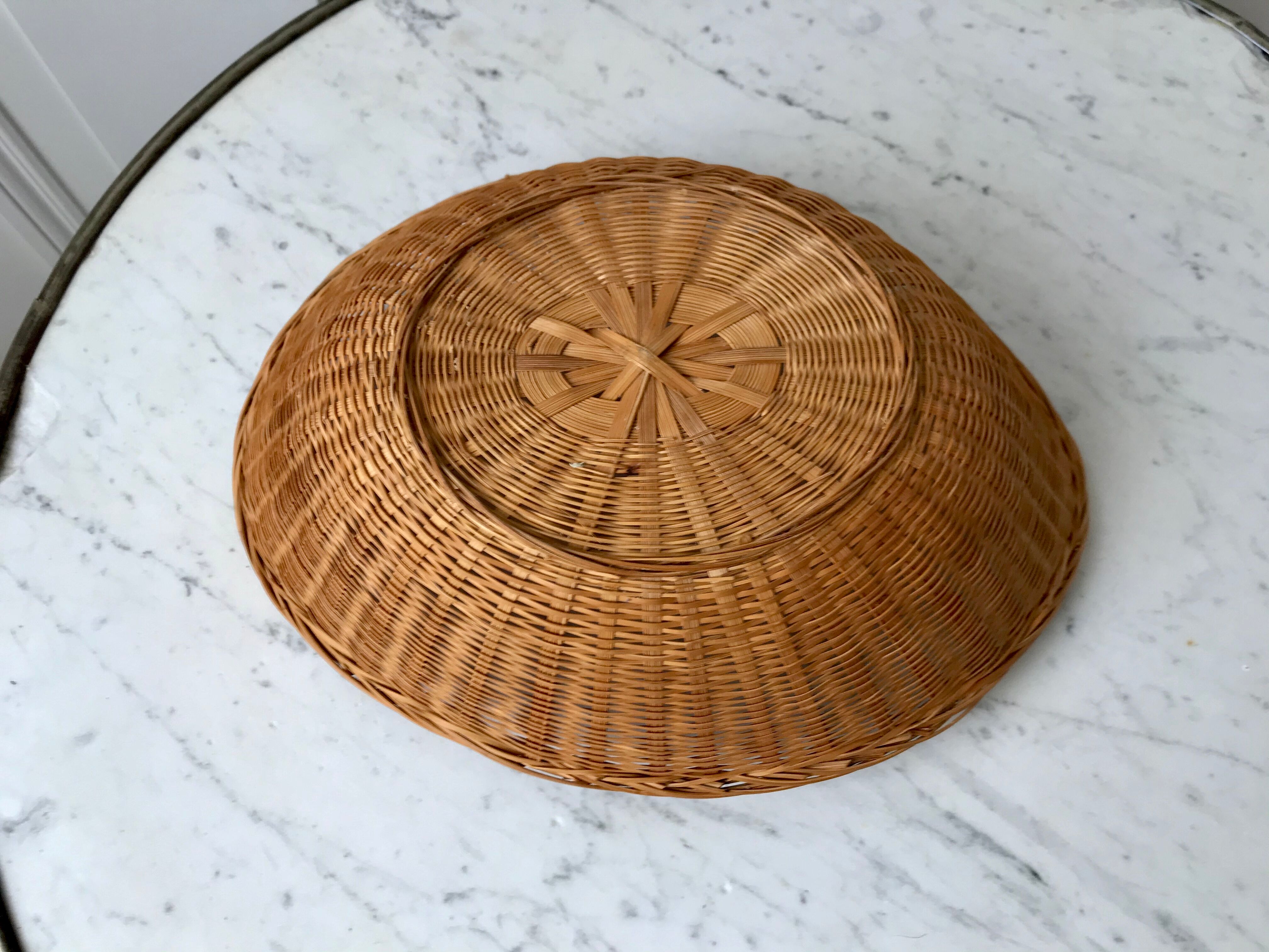 Wicker basket / rattan 70s