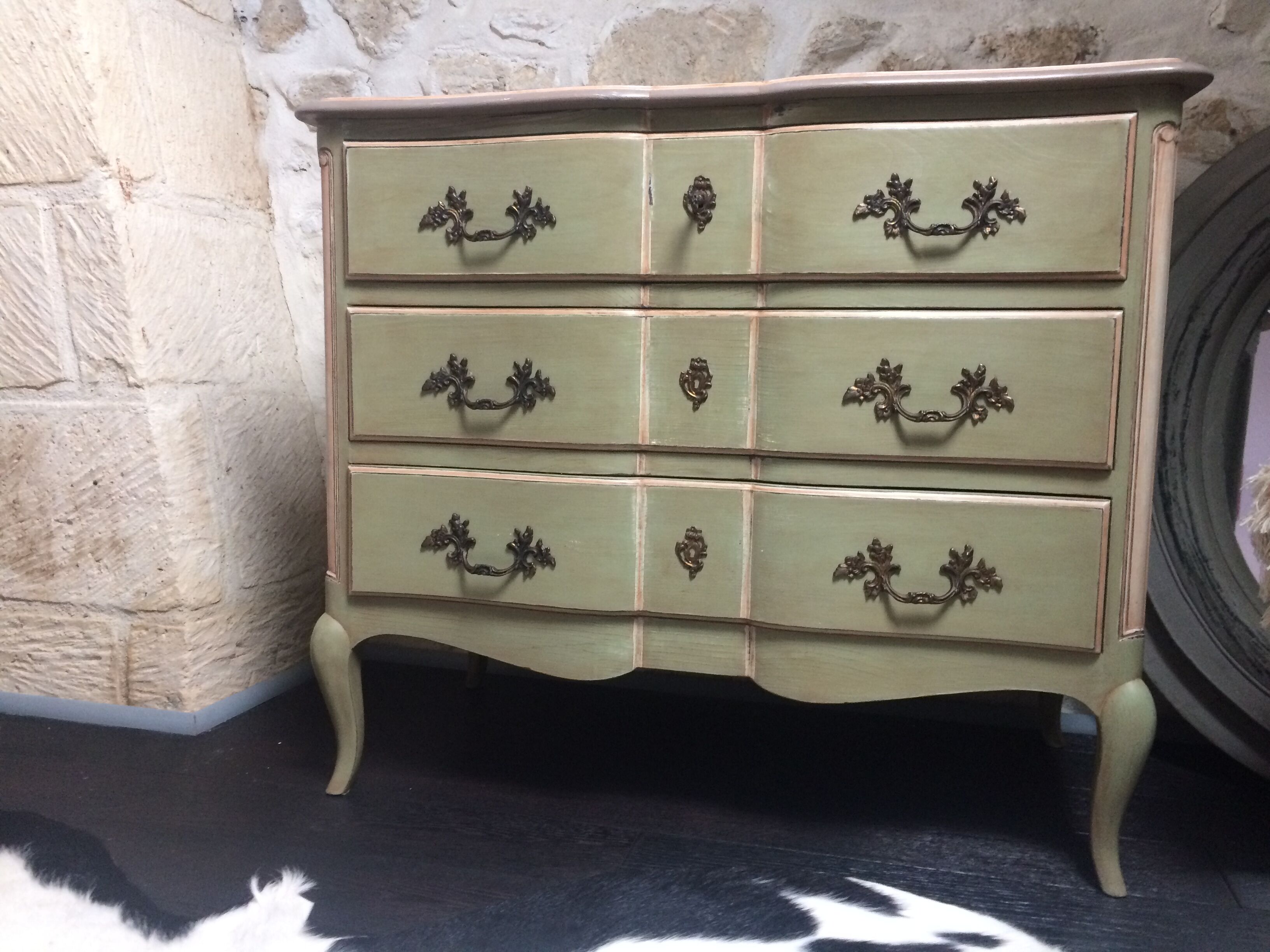 Chest of drawer Louis XV style crossbow