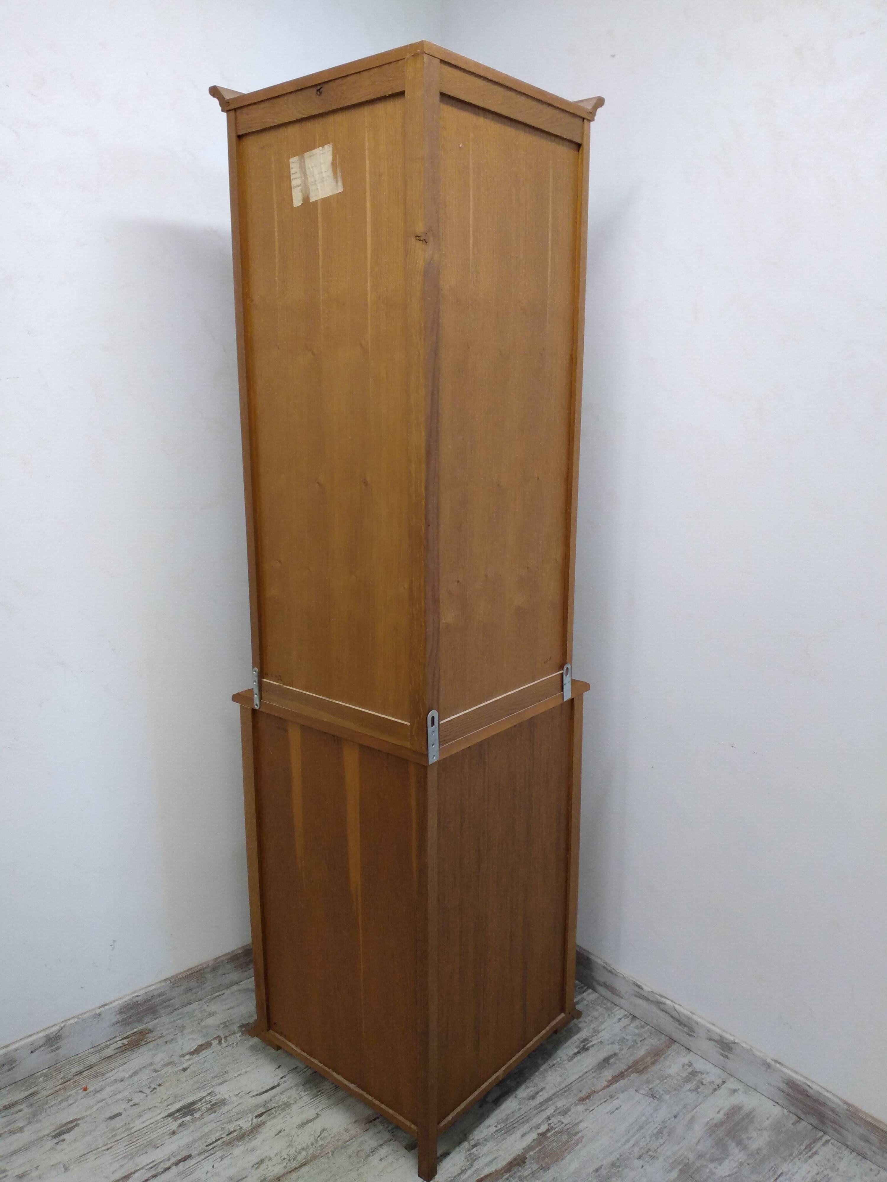 Vitrine d'angle