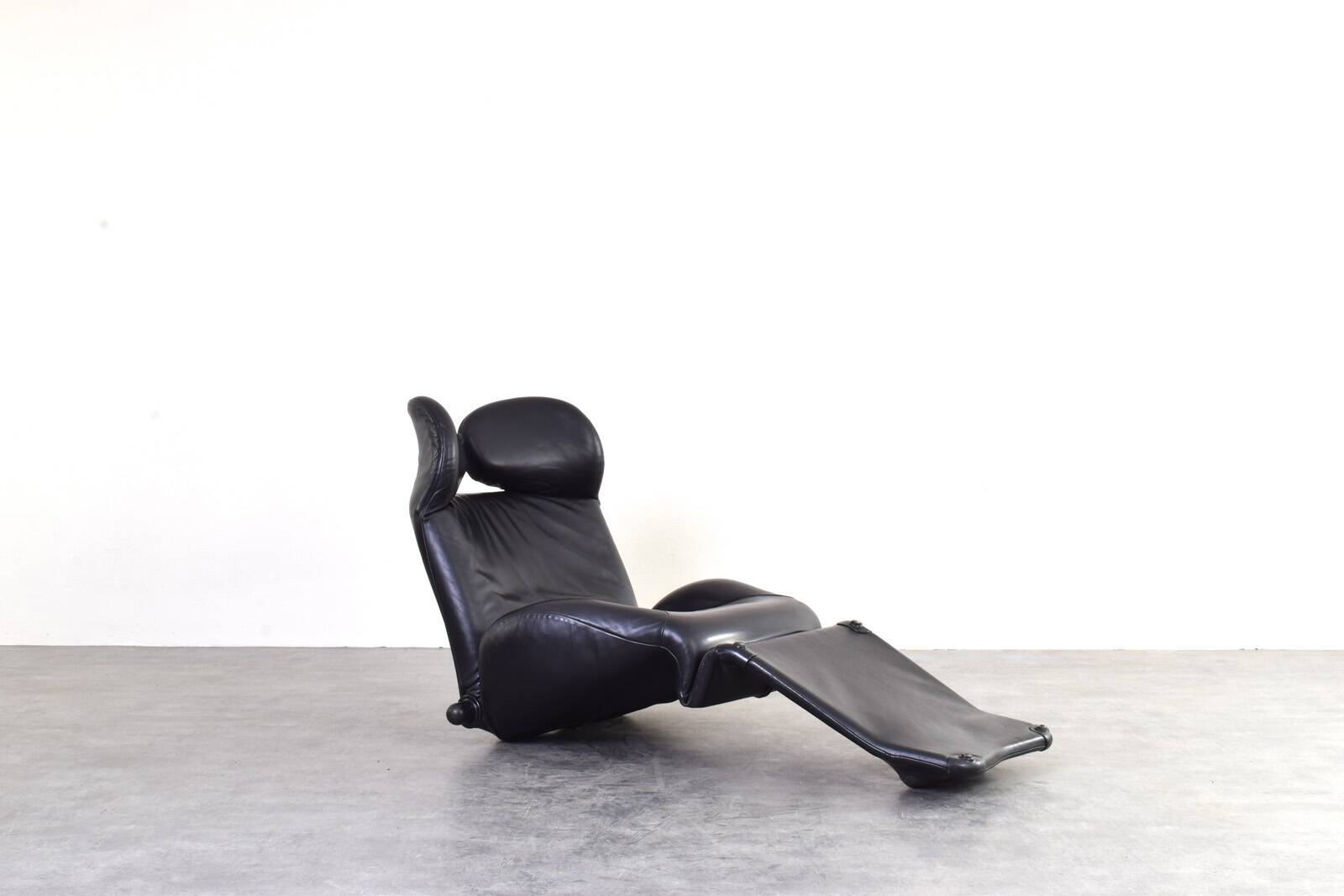 Wink Leather Chair by Toshiyuki Kita for Cassina, 1980s.