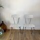 Duo de chaises en formica blanches effet marbré années 70
