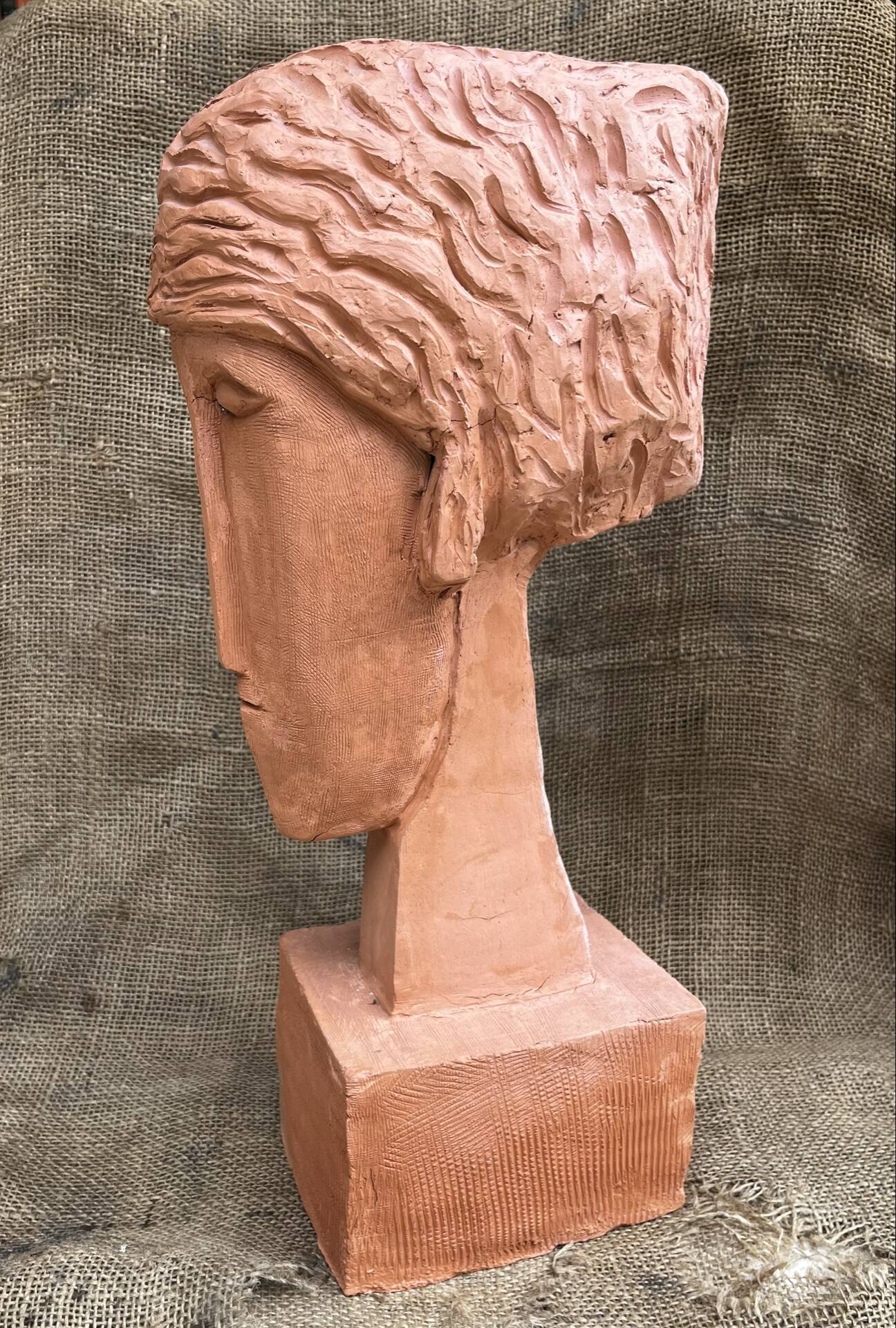 Buste de femme en terre cuite