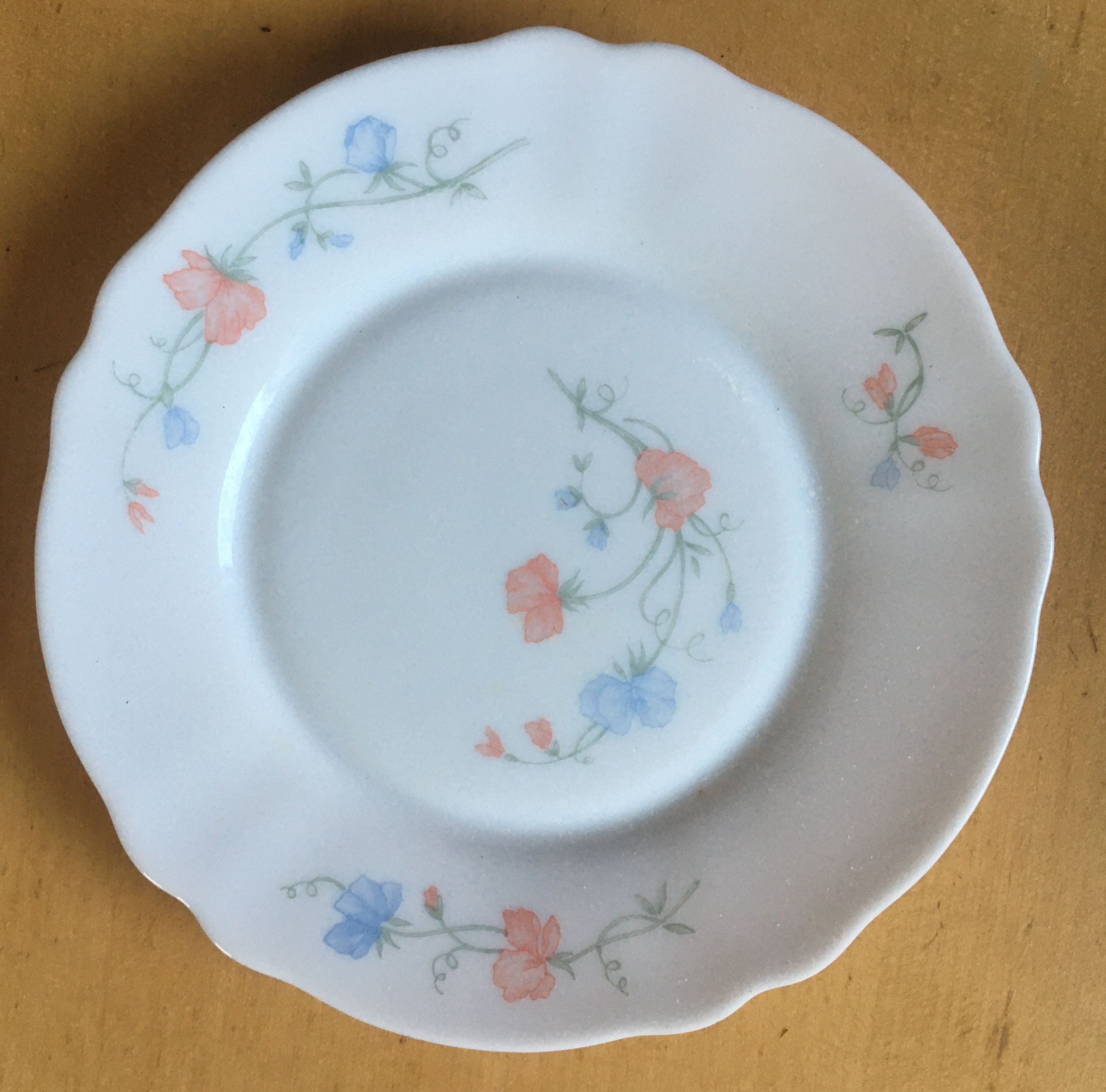 Arcopal set of 6 dessert plates scented pea pattern