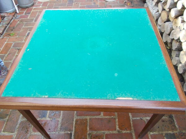 table à jeux pliable en acajou