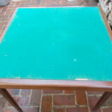 Foldable mahogany playtable