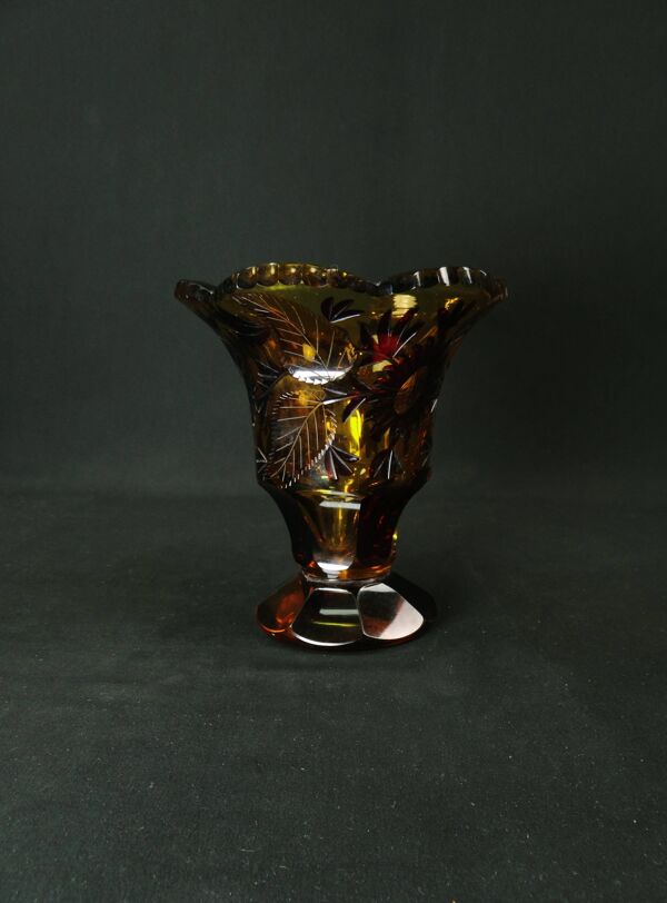Vase en cristal taillé de bohème à décor floral ambre rouge rubis Art Déco