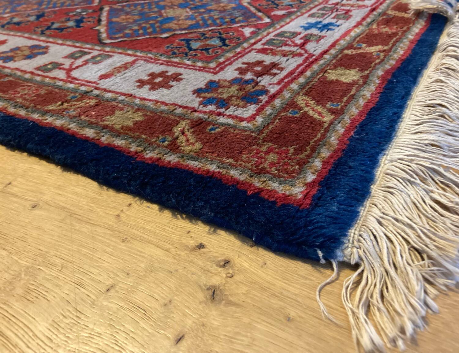 Sinkiang rug in pure new wool entirely handmade from the 1970s