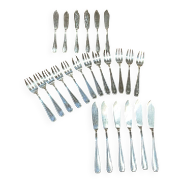 Set of 12 fish knives + 12 fish forks in silver-plated metal