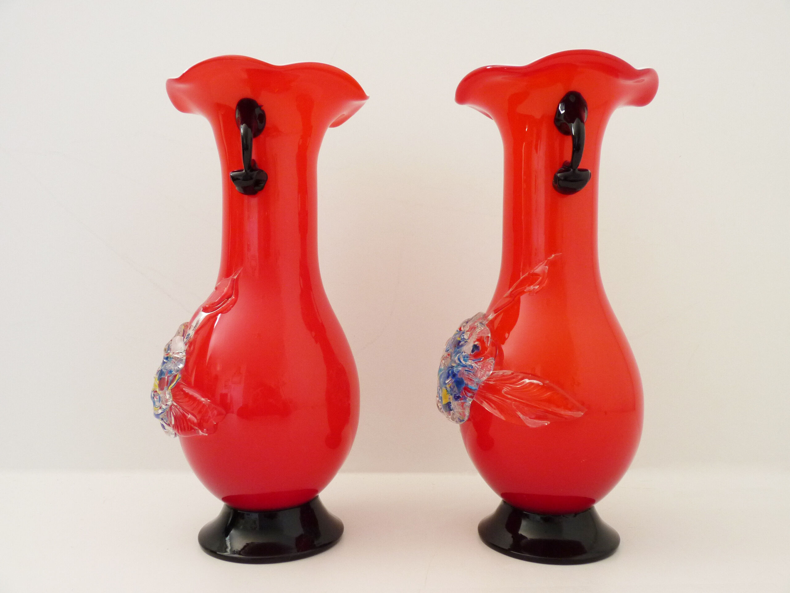 Murano ruby red blown glass vase, with floral decoration with colorful inclusion. Unit