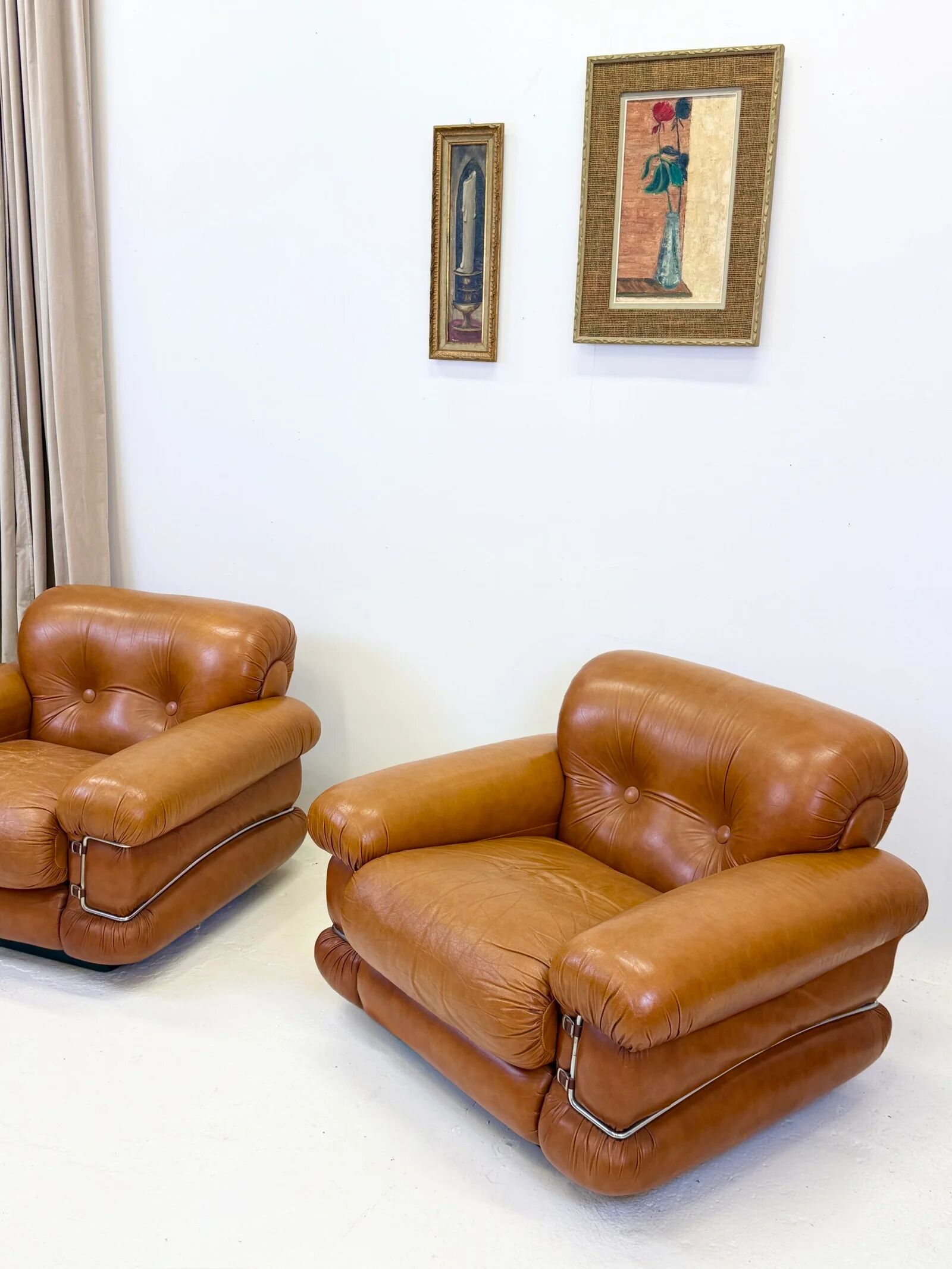 "Pompon" leather armchair, Italy 1970s