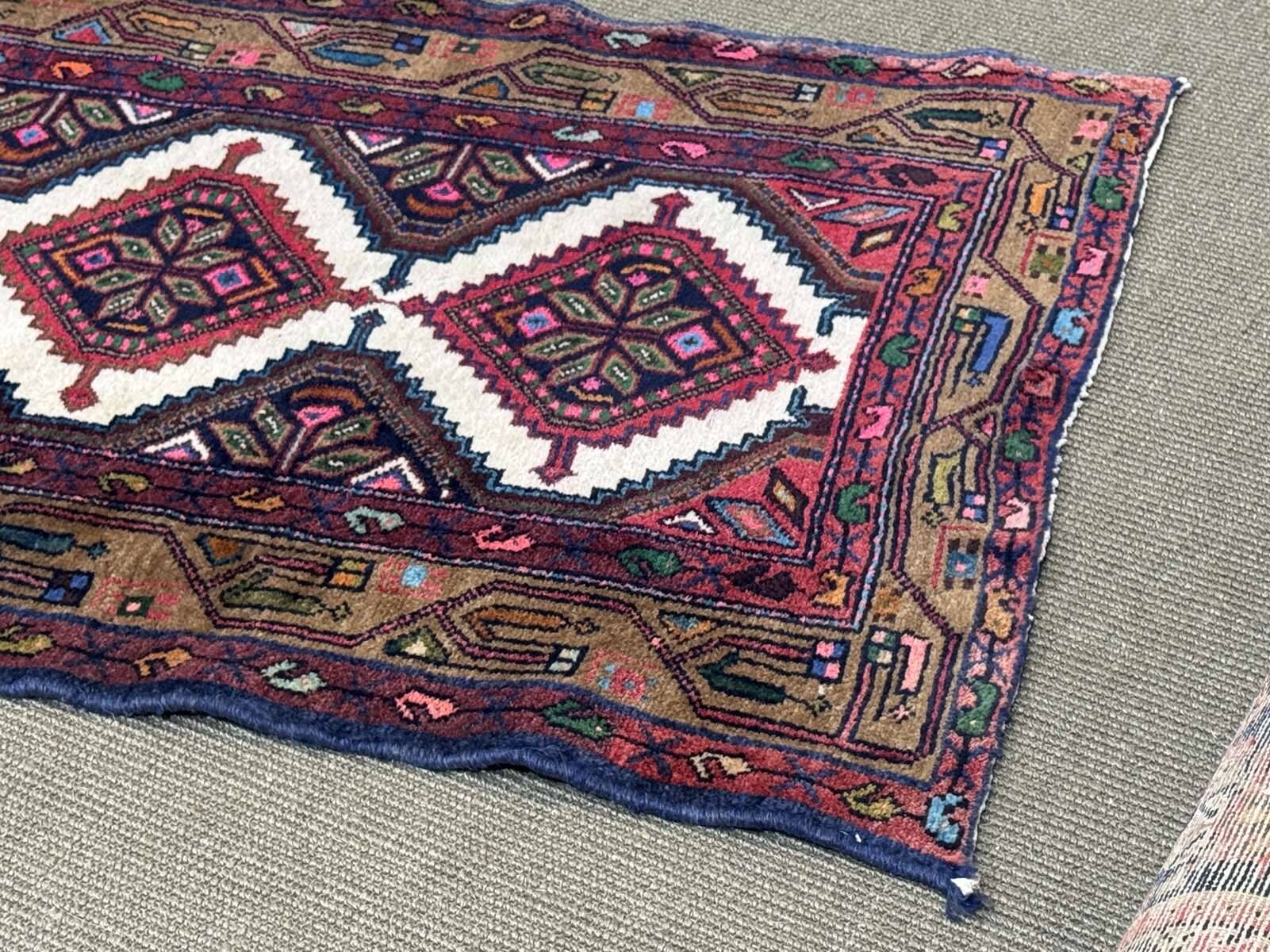 Tapis iranien en laine fait main