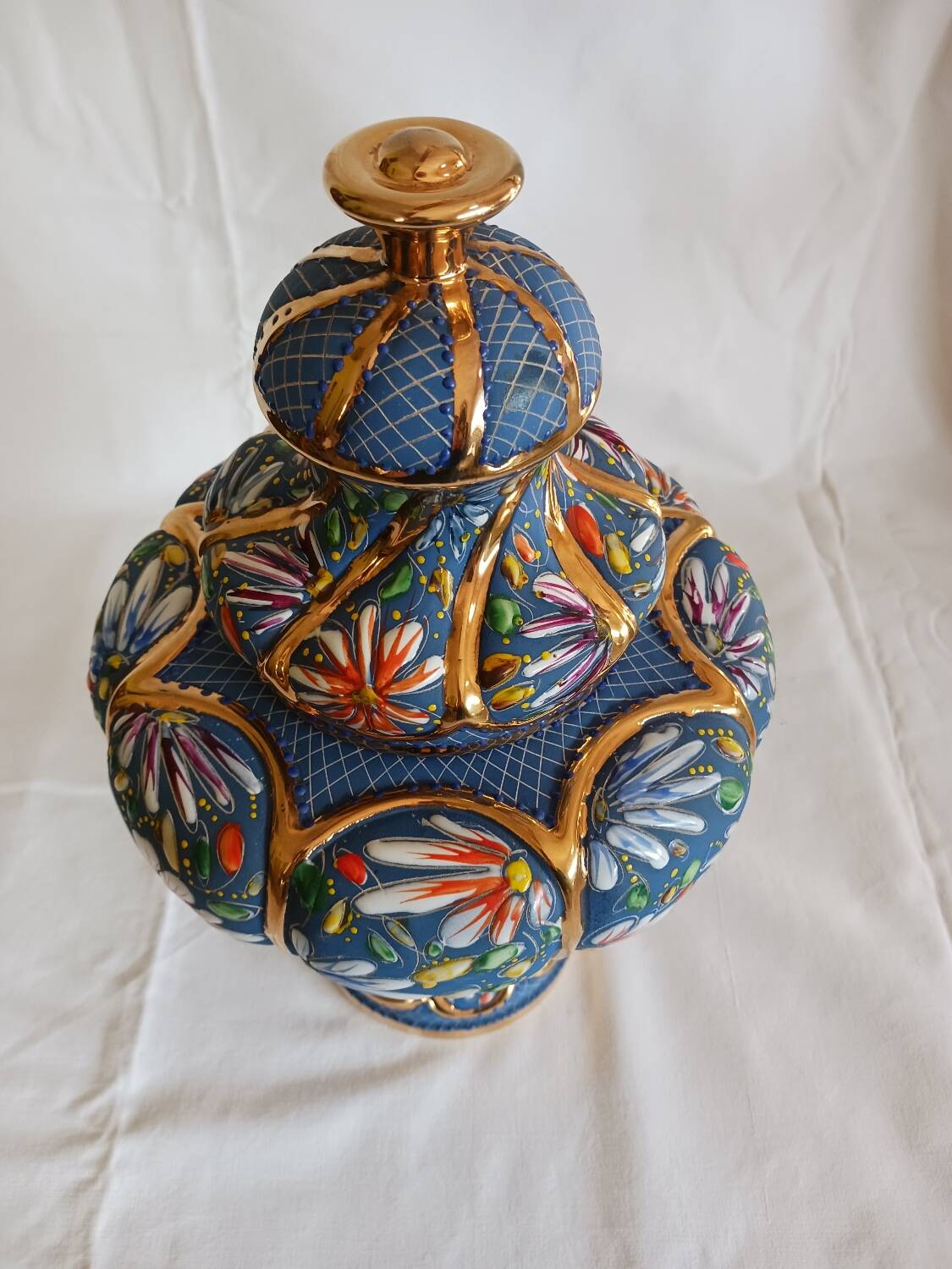 Vase/pot with lid h. spoiler