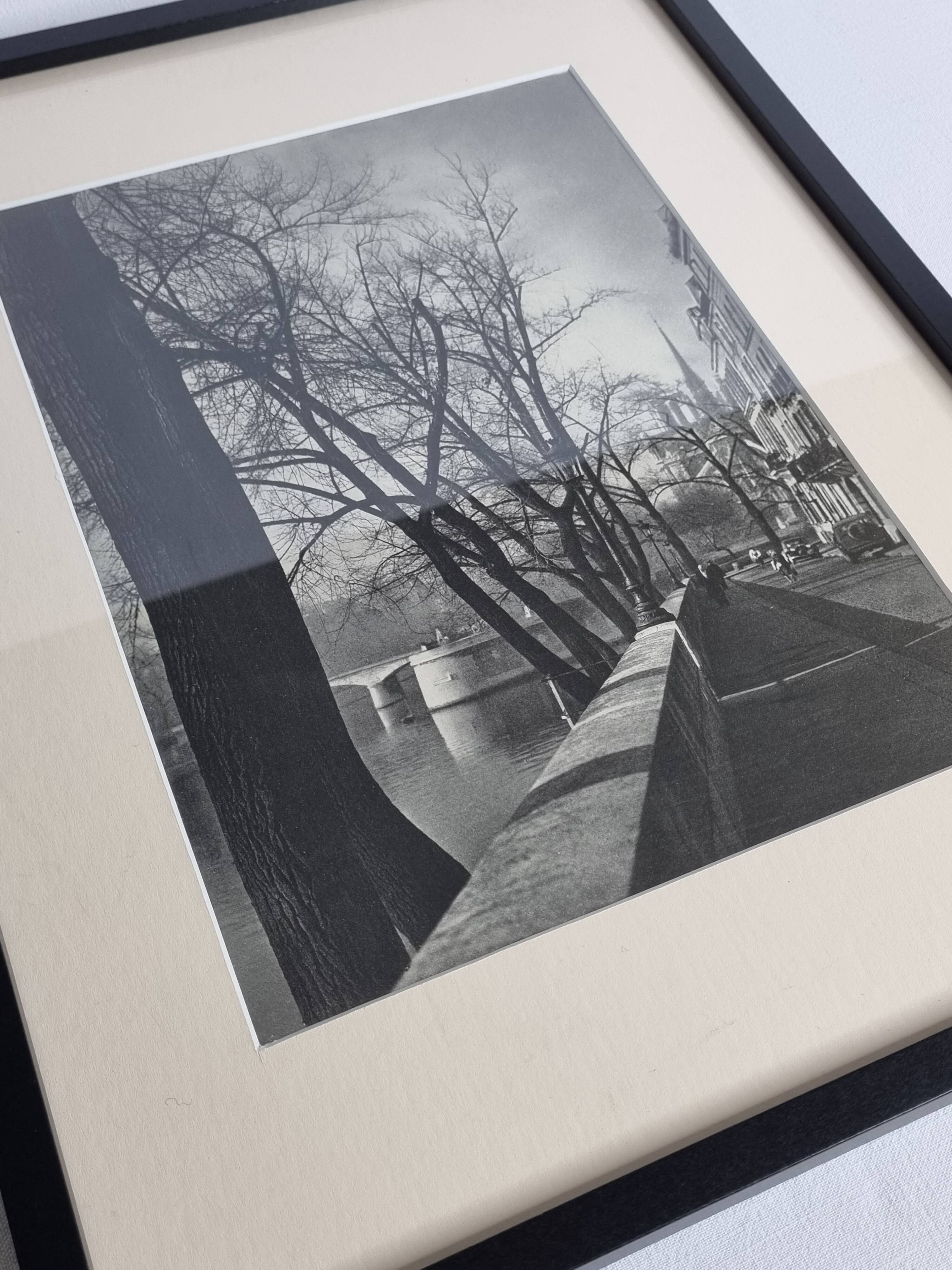 Rémy Duval – Quai parisien, photoengraving from 1946 – Framed under glass 32 x 42 cm