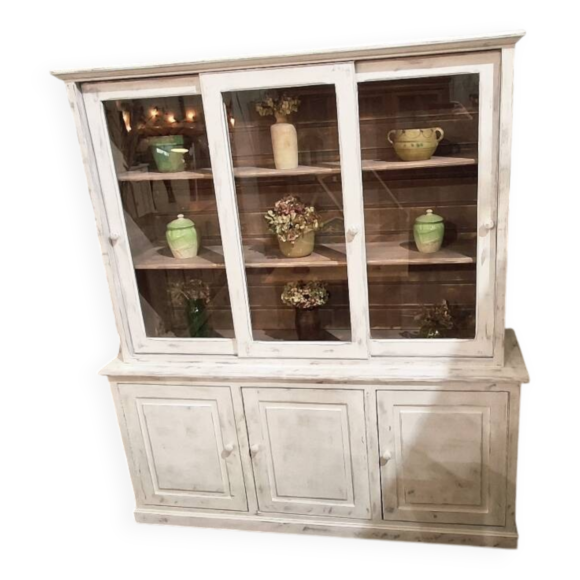 Buffet with 2 glass doors