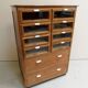 Vitrine vintage avec tiroirs