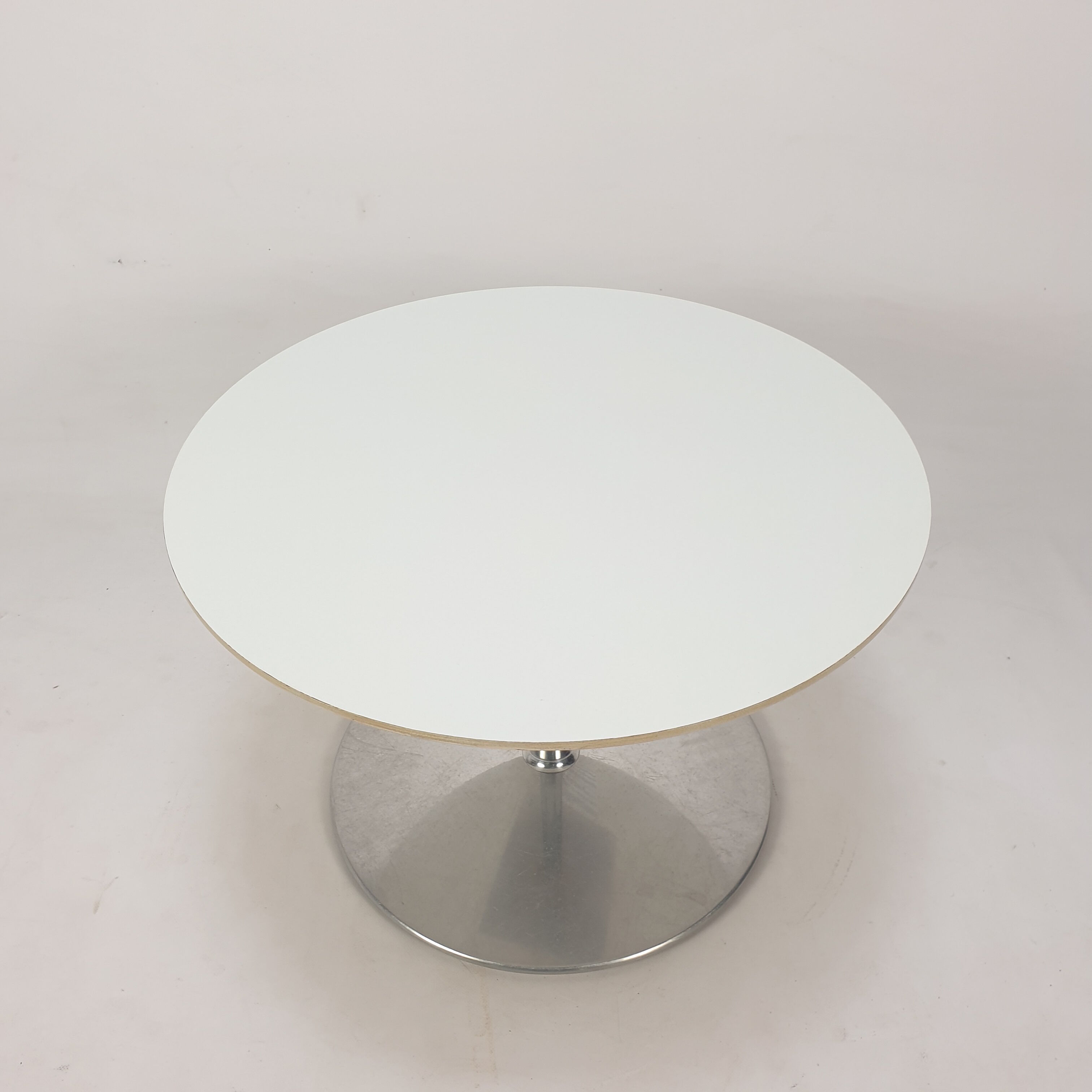 “Circle” coffee table by Pierre Paulin for Artifort