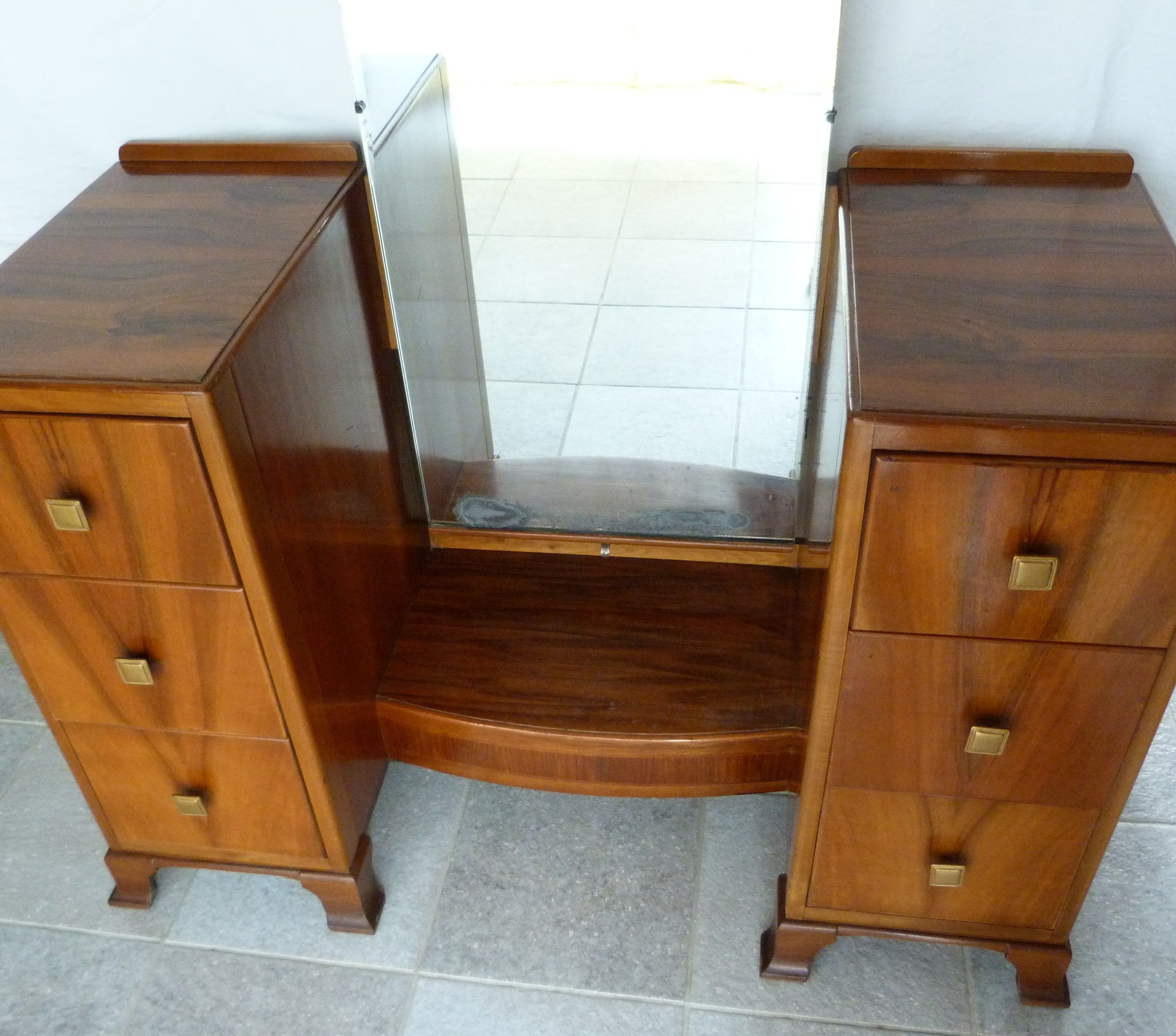 Art Deco hairdresser